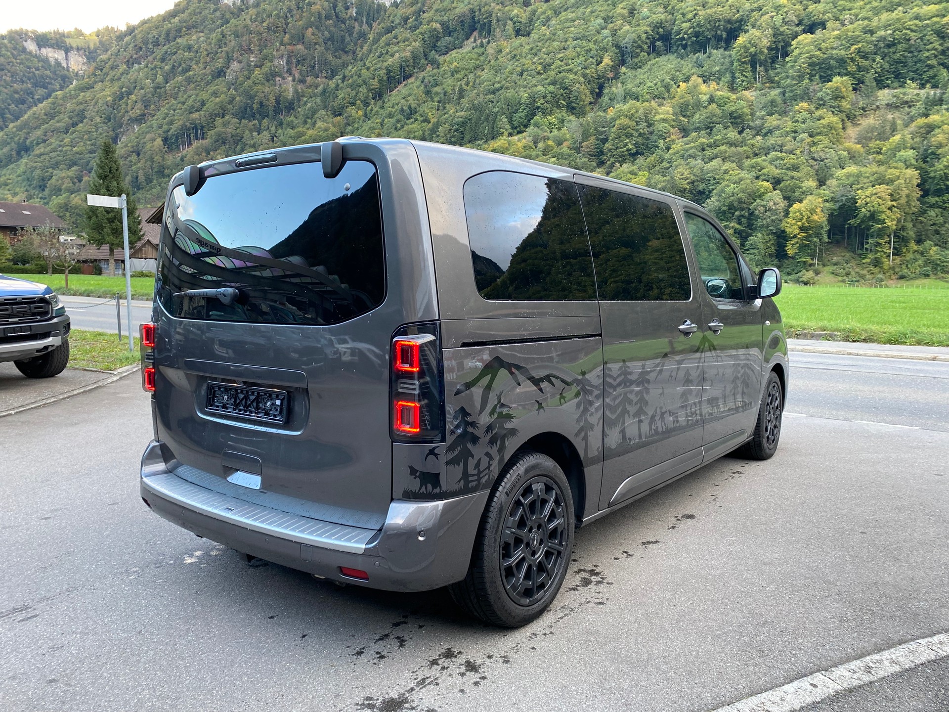 PEUGEOT Traveller 2.0 BlueHDi Business VIP Standard EAT-image-12
