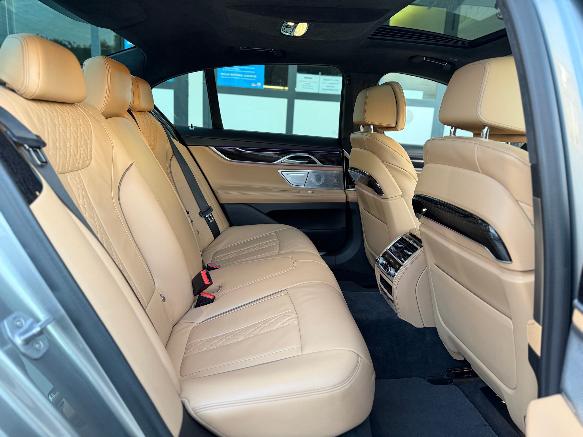 BMW 730d xDrive M-Sport 48V Steptronic-image-13