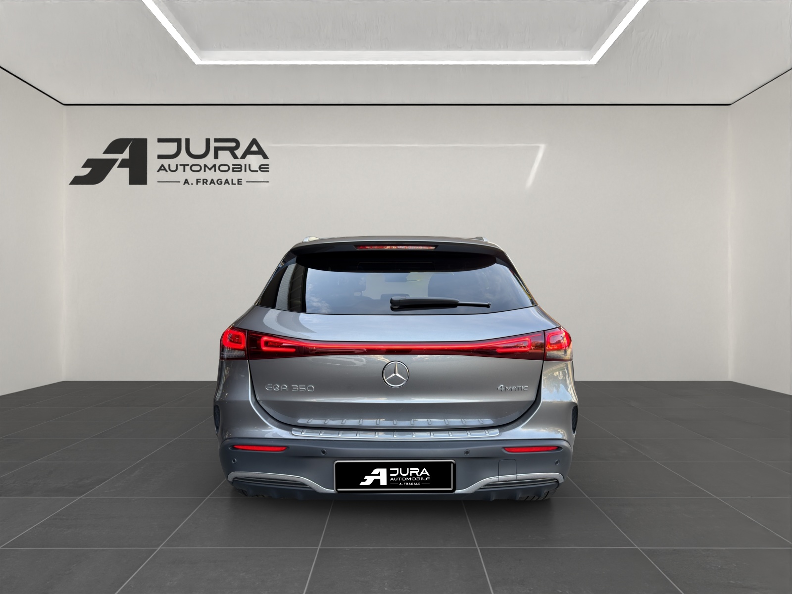 MERCEDES-BENZ EQA 350 Swiss Star AMG Line 4matic-image-5