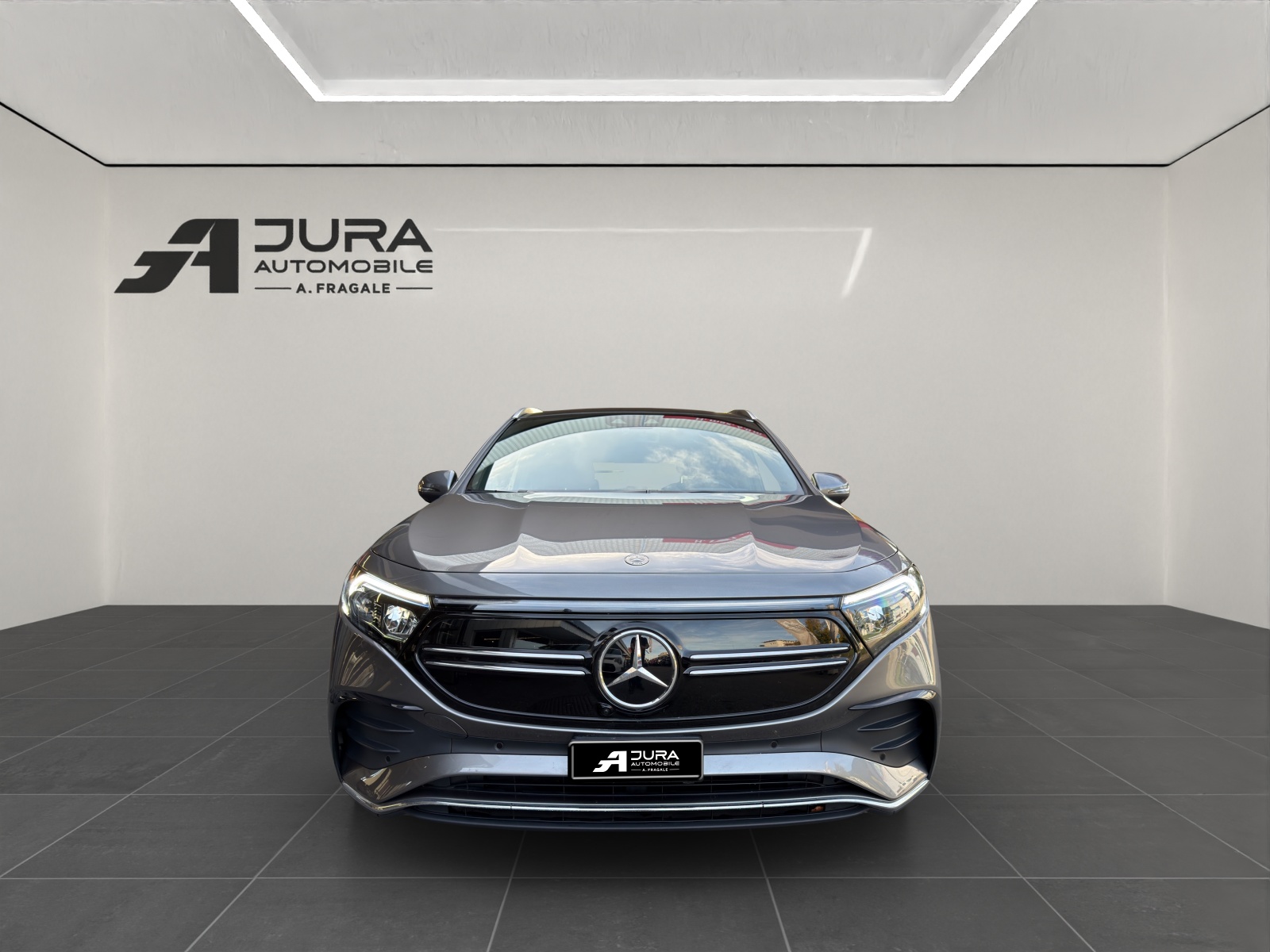 MERCEDES-BENZ EQA 350 Swiss Star AMG Line 4matic-image-2
