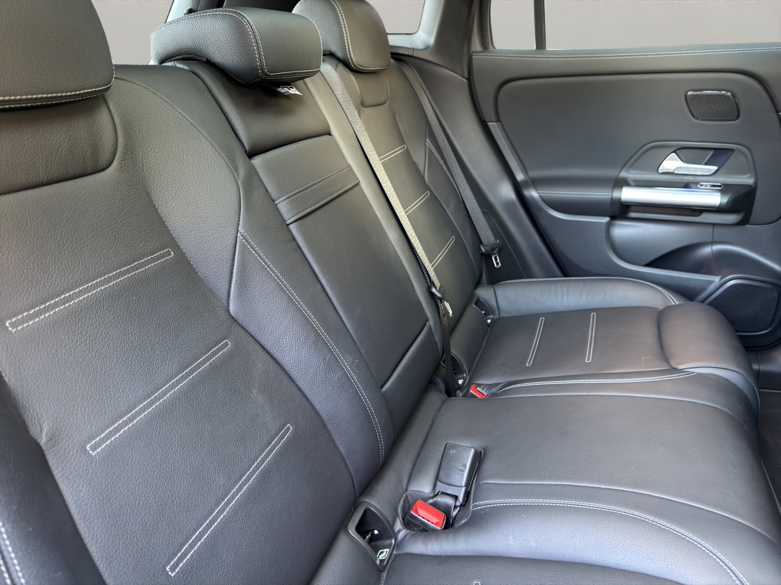 MERCEDES-BENZ EQA 350 Swiss Star AMG Line 4matic-image-13
