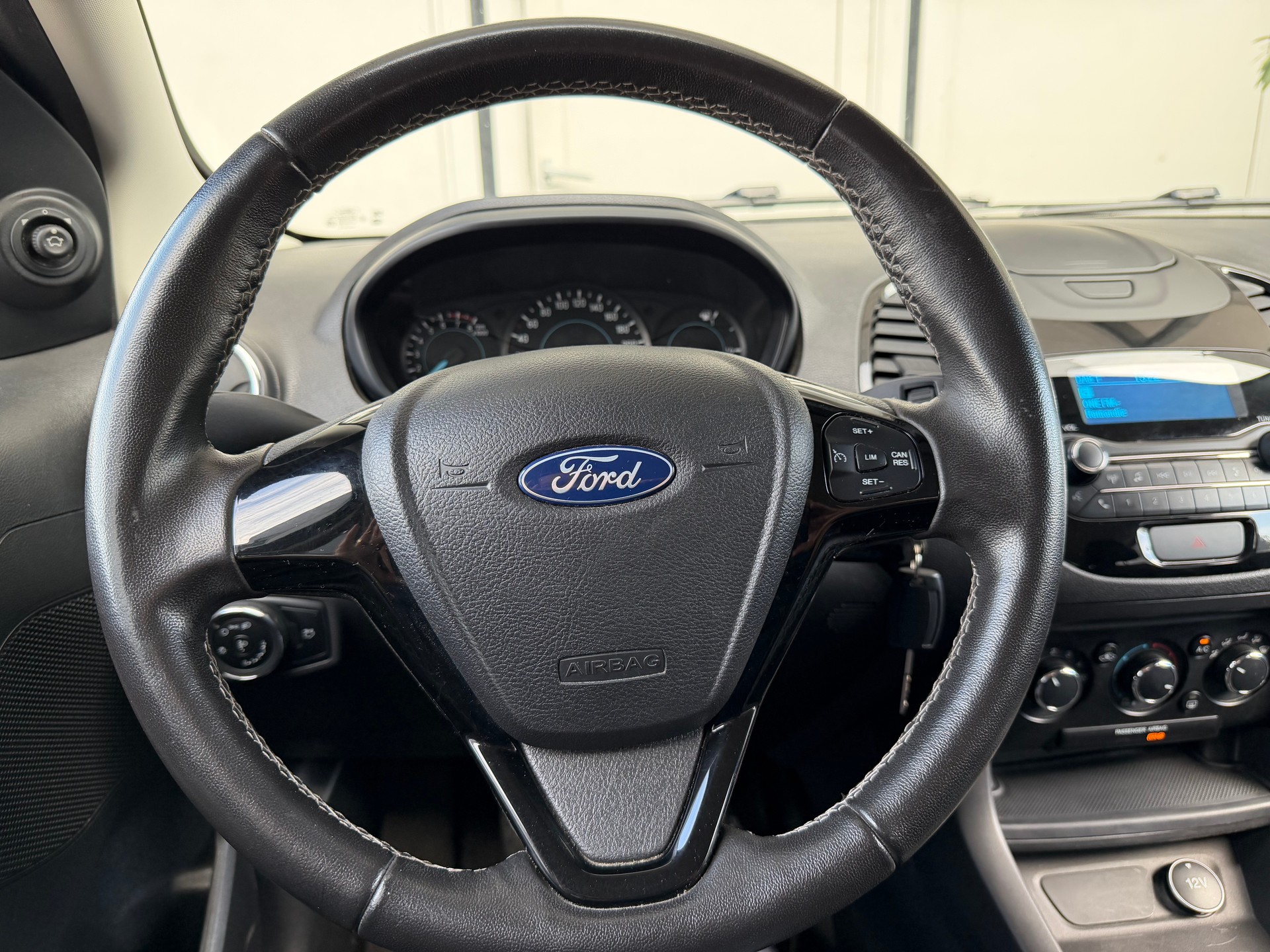 FORD KA+ 1.2 Ti-VCT Black Edition-image-13