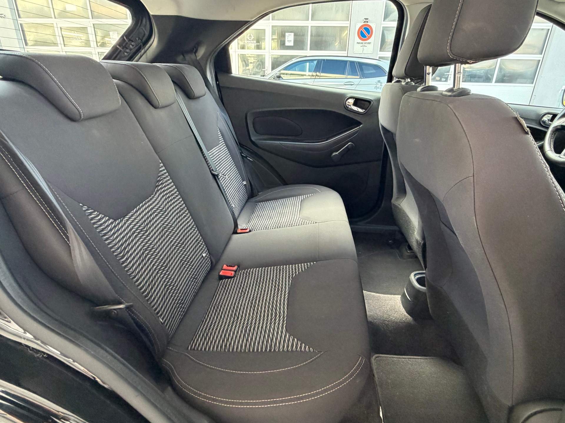FORD KA+ 1.2 Ti-VCT Black Edition-image-10