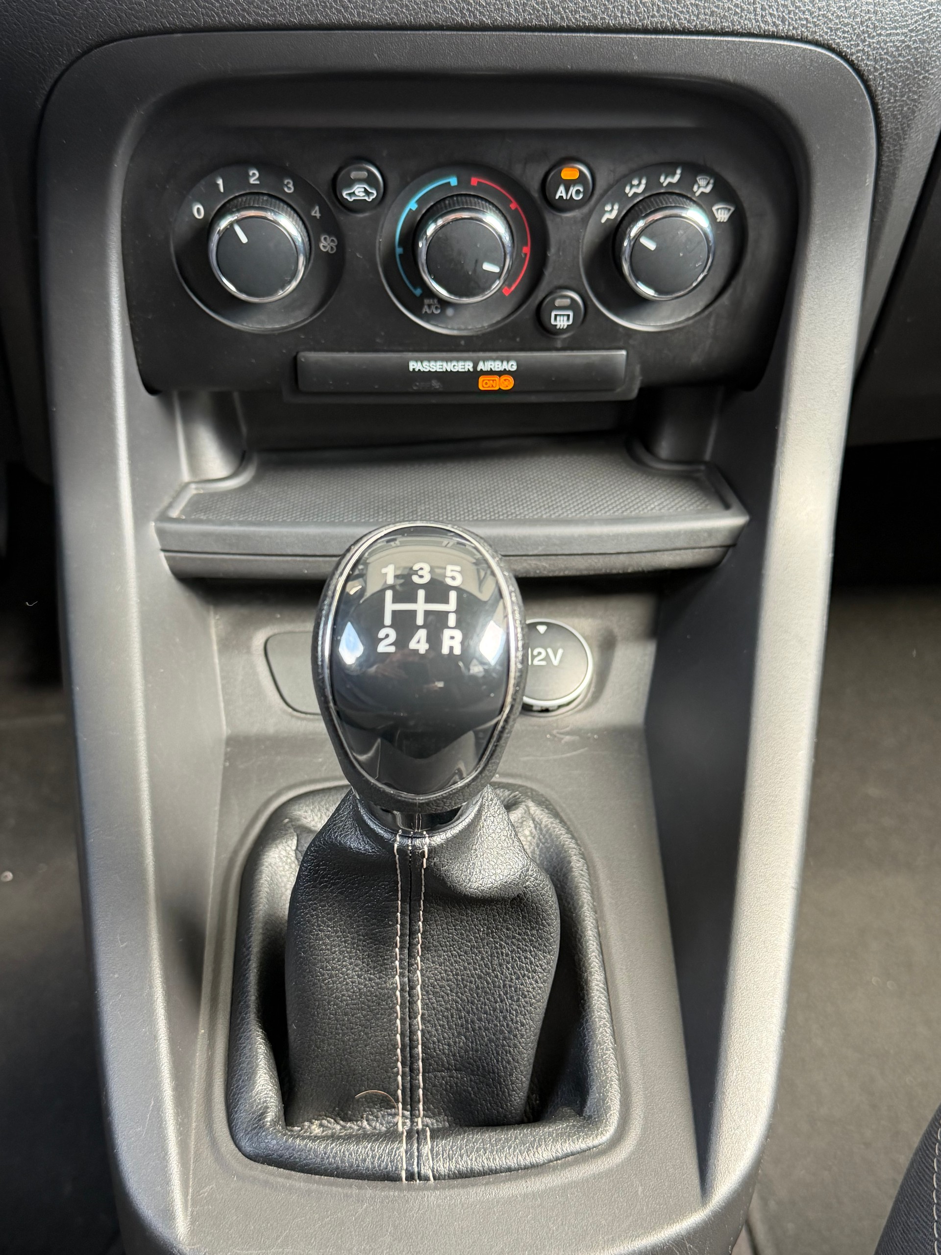 FORD KA+ 1.2 Ti-VCT Black Edition-image-15