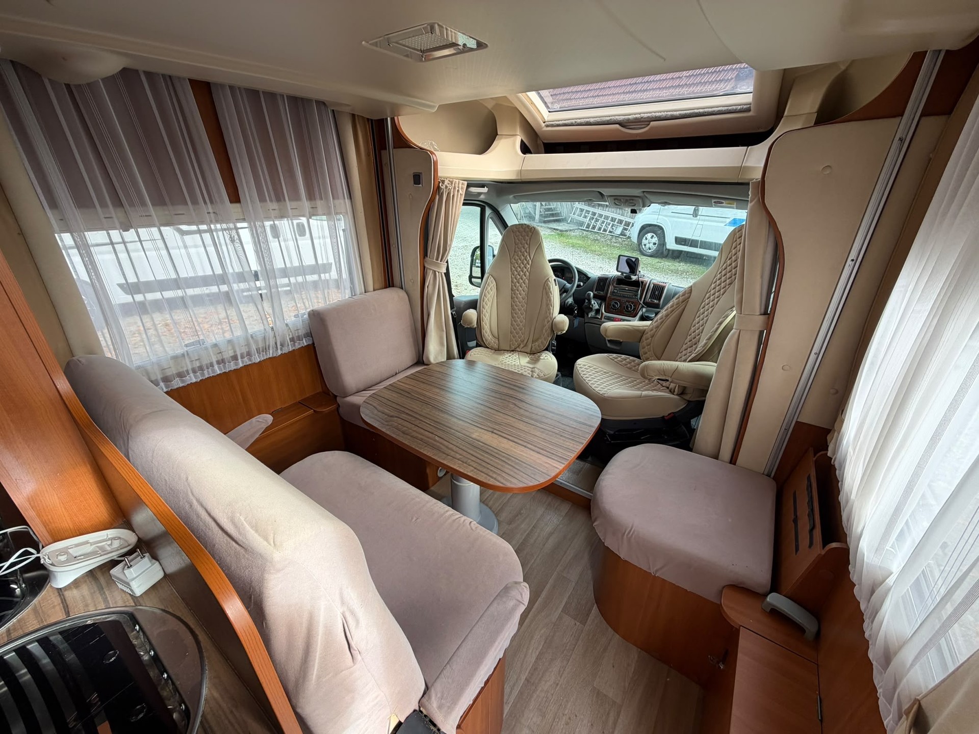 FIAT ***2.3JTD 130PS***CHAUSSON WELCOME SWEET *** SEHR COMPACT***NUR 5.90 METER-LANG***NUR 43000TKM***HUBBETT***-image-9