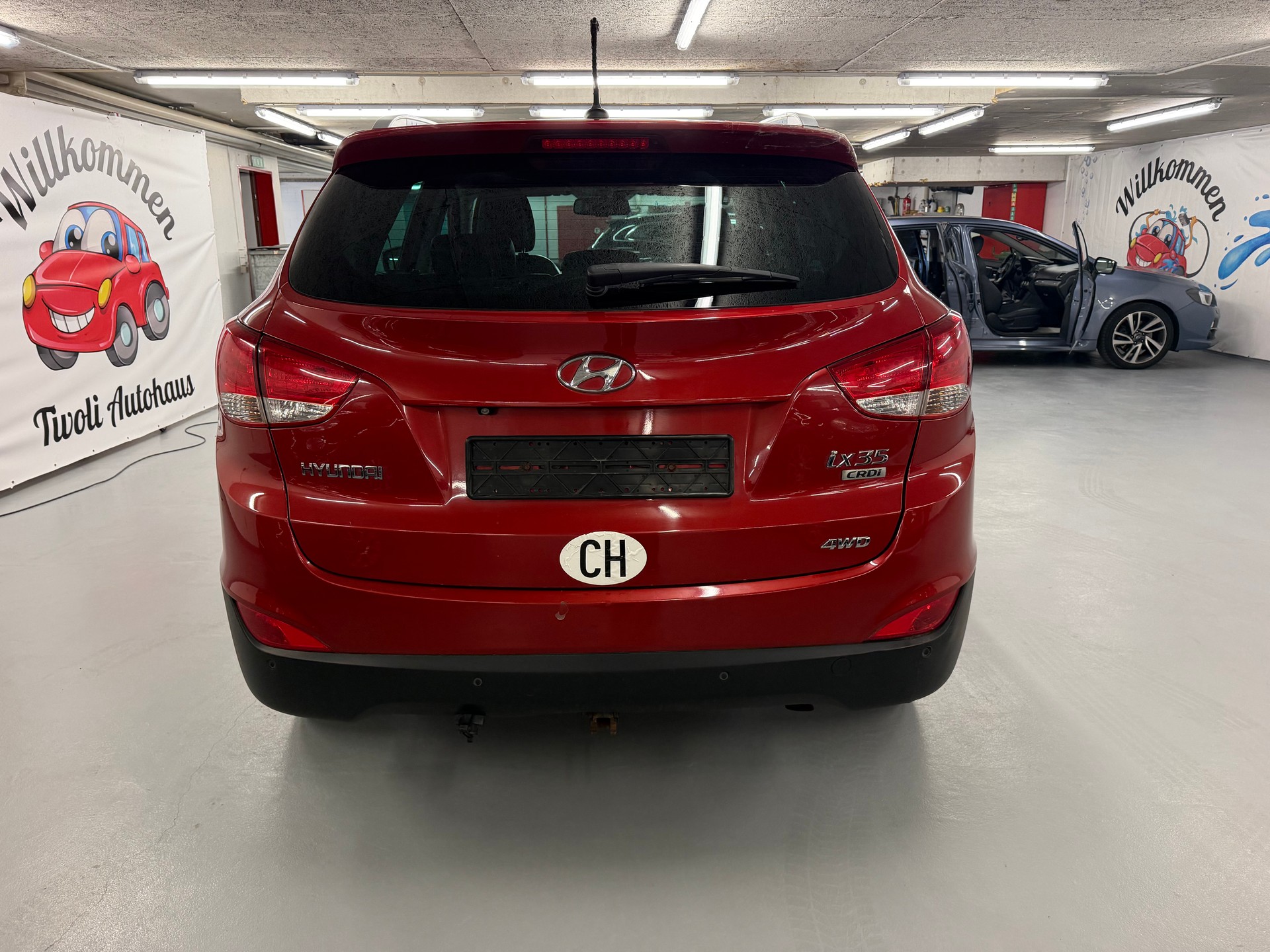 HYUNDAI iX 35 2.0 CRDi Premium 4WD Automatic-image-5