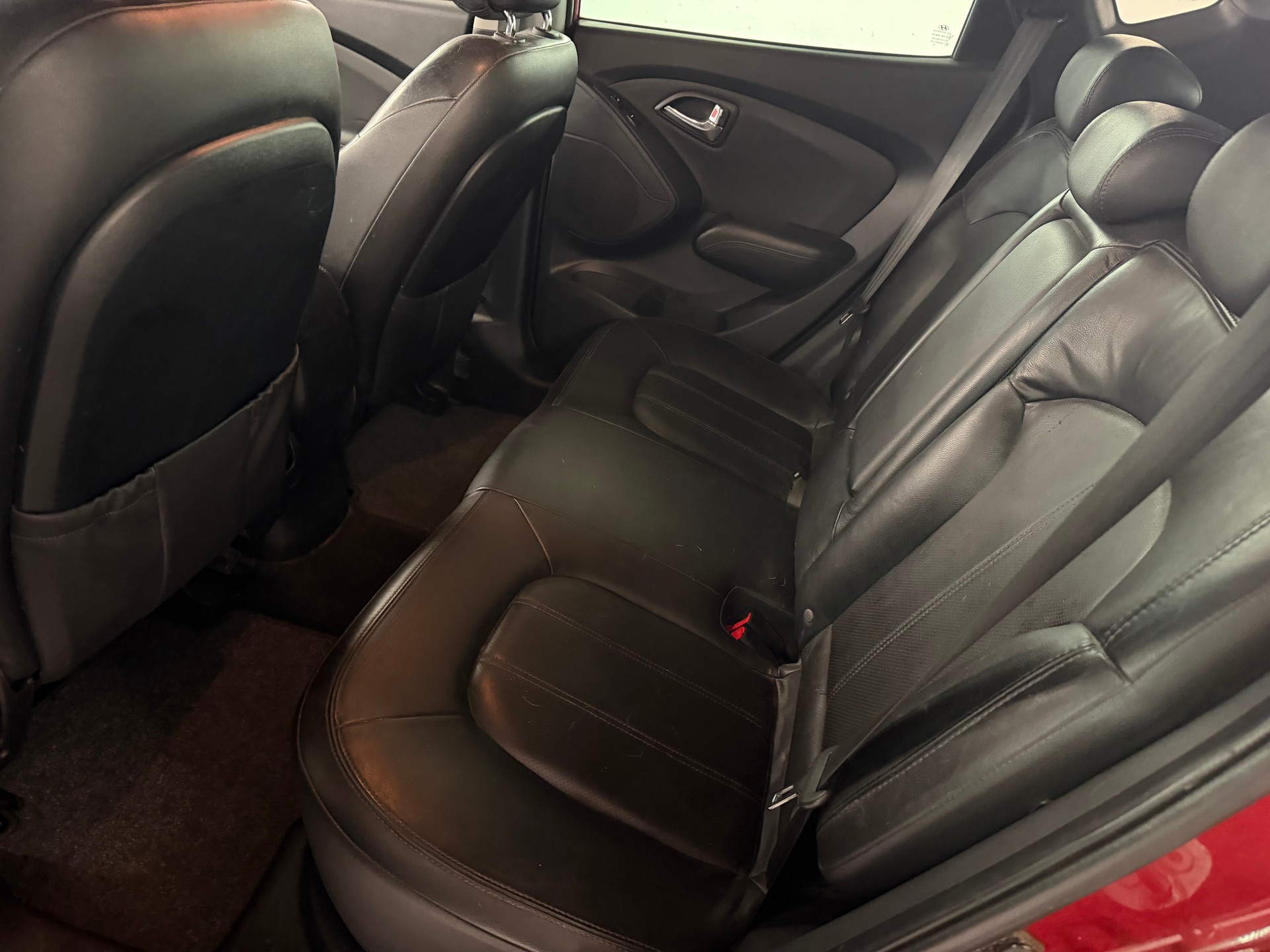 HYUNDAI iX 35 2.0 CRDi Premium 4WD Automatic-image-7