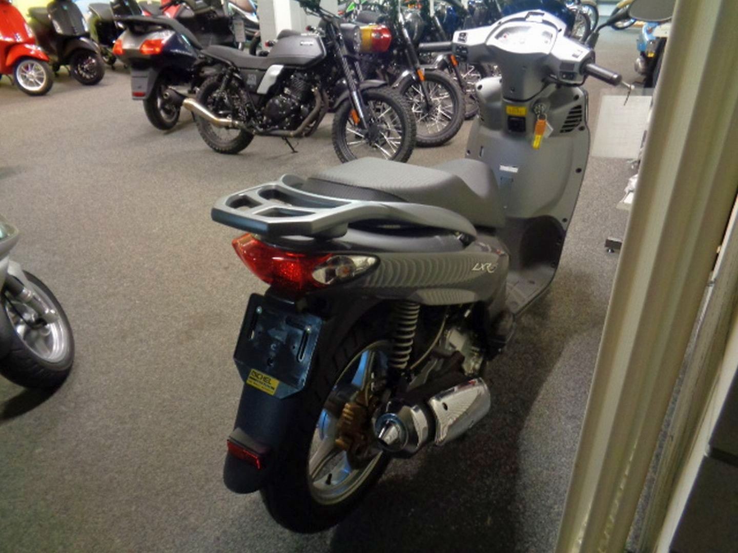 PEUGEOT LXR 125-showroom-element-2