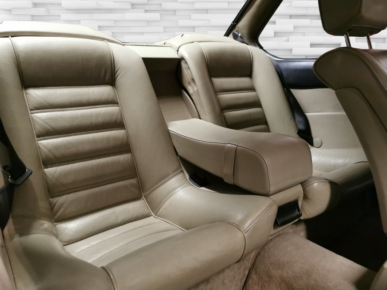 BMW 635CSi-image-11
