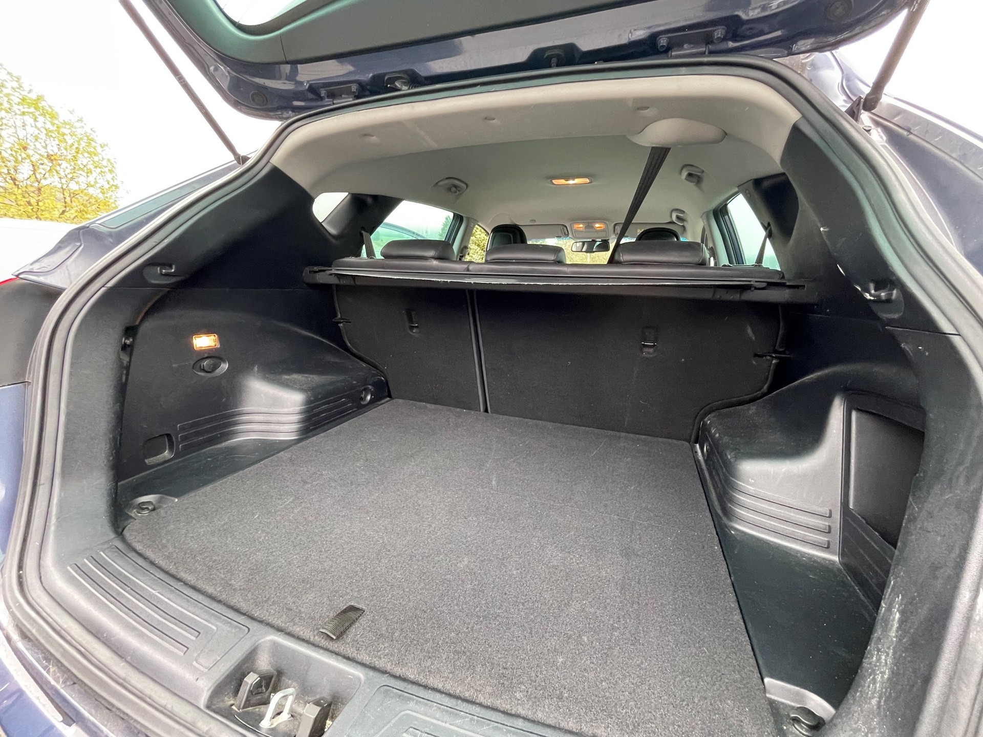 HYUNDAI iX 35 2.0 CRDi Style 4WD-image-8