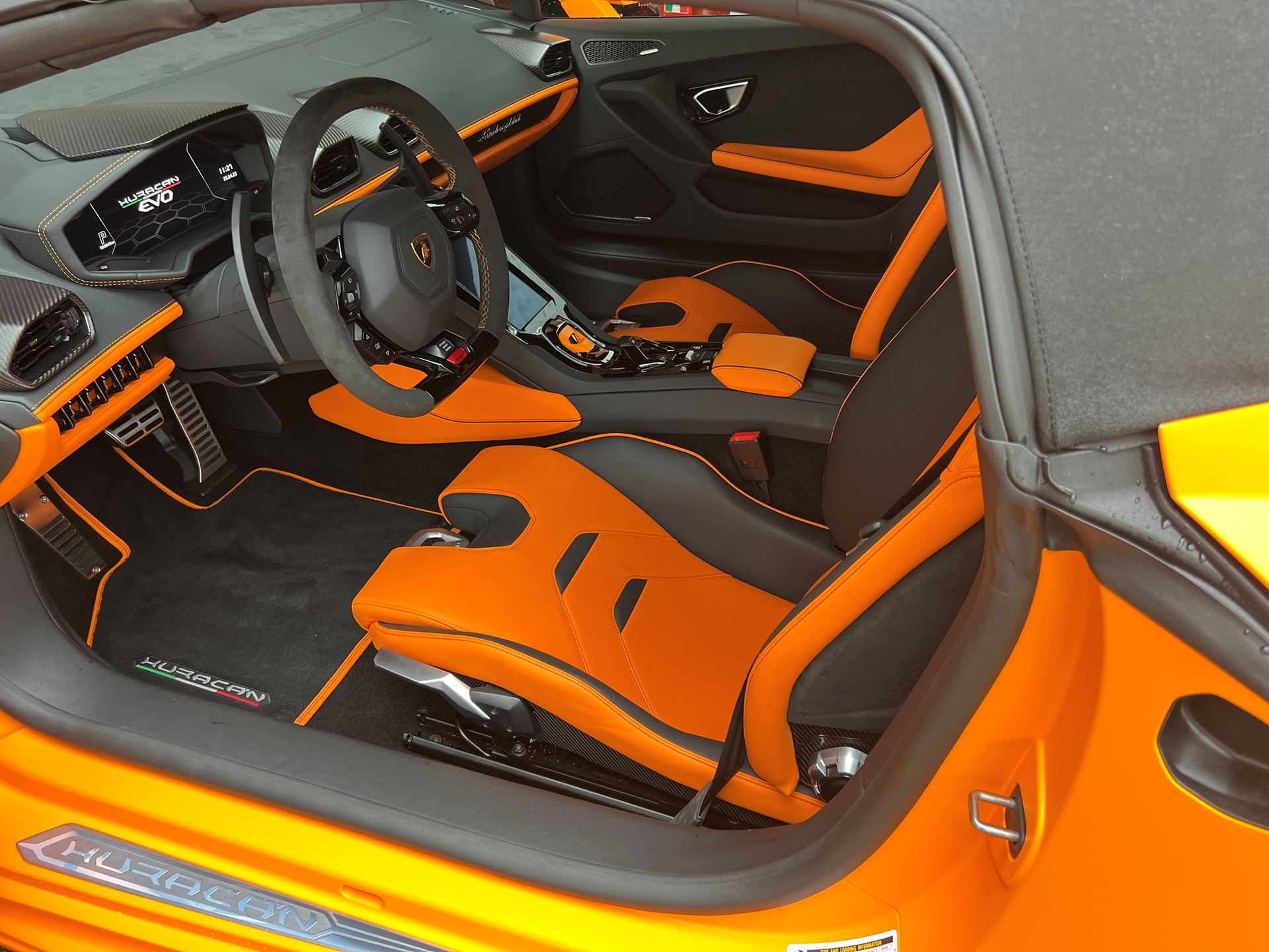 LAMBORGHINI Huracan EVO Spyder DCT RWD-image-4