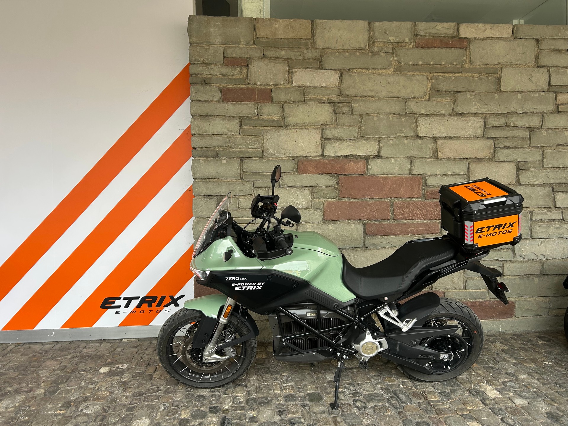 ZERO DSR/X ZF17.3-showroom-element-1