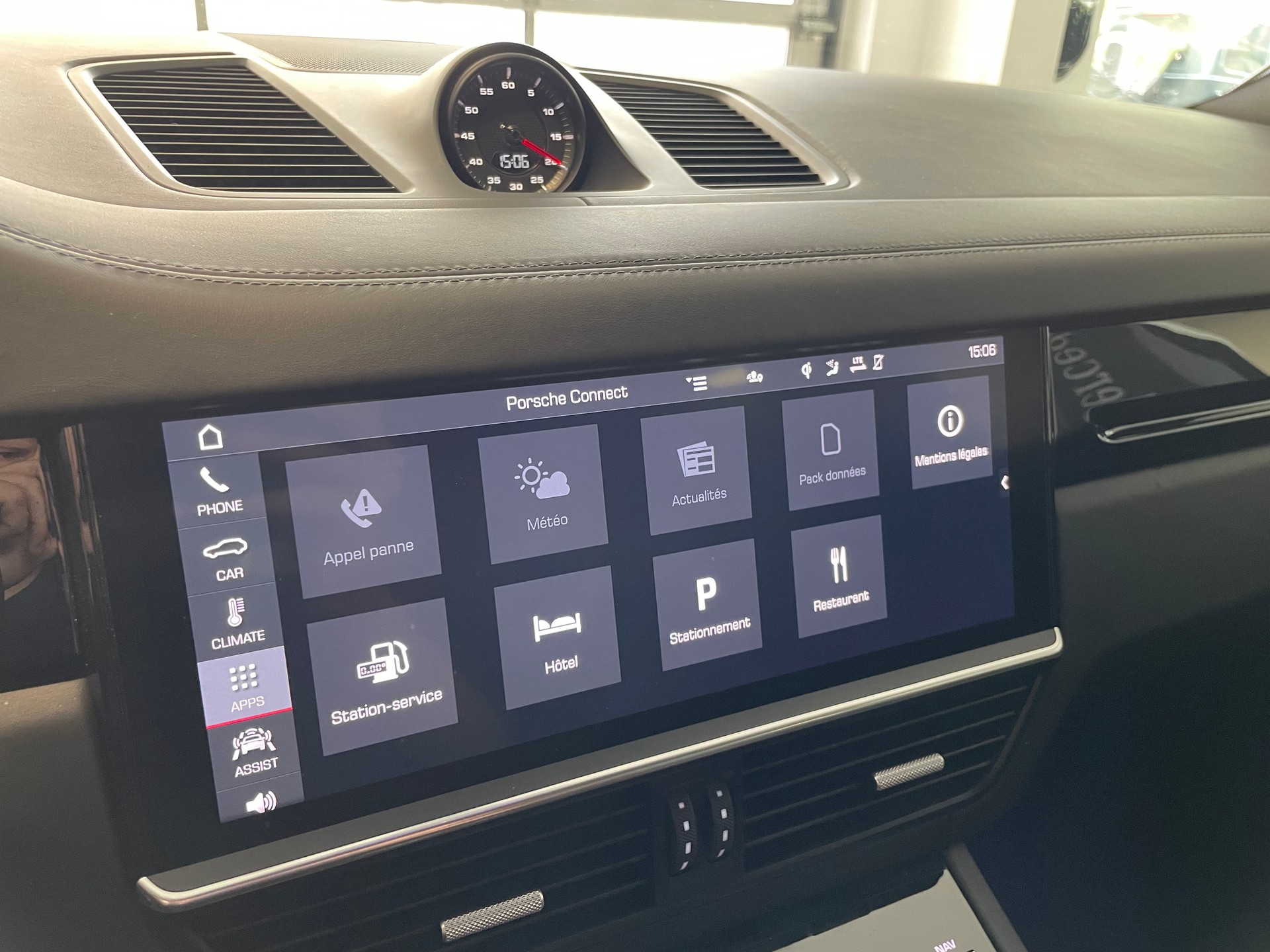 PORSCHE Cayenne S-image-23