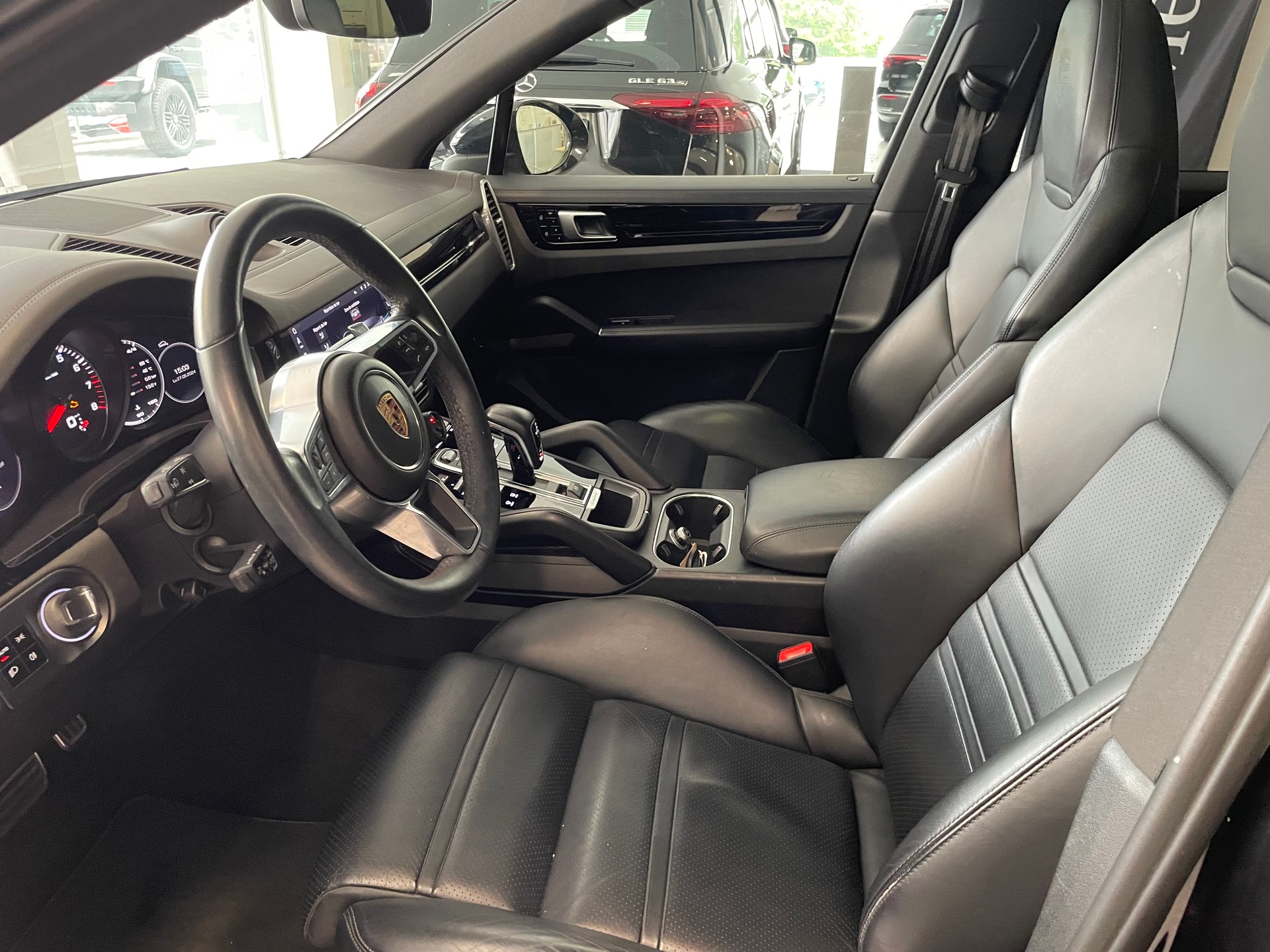 PORSCHE Cayenne S-image-9