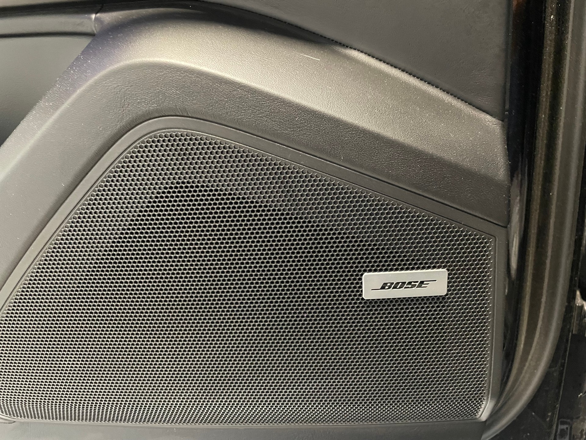 PORSCHE Cayenne S-image-25