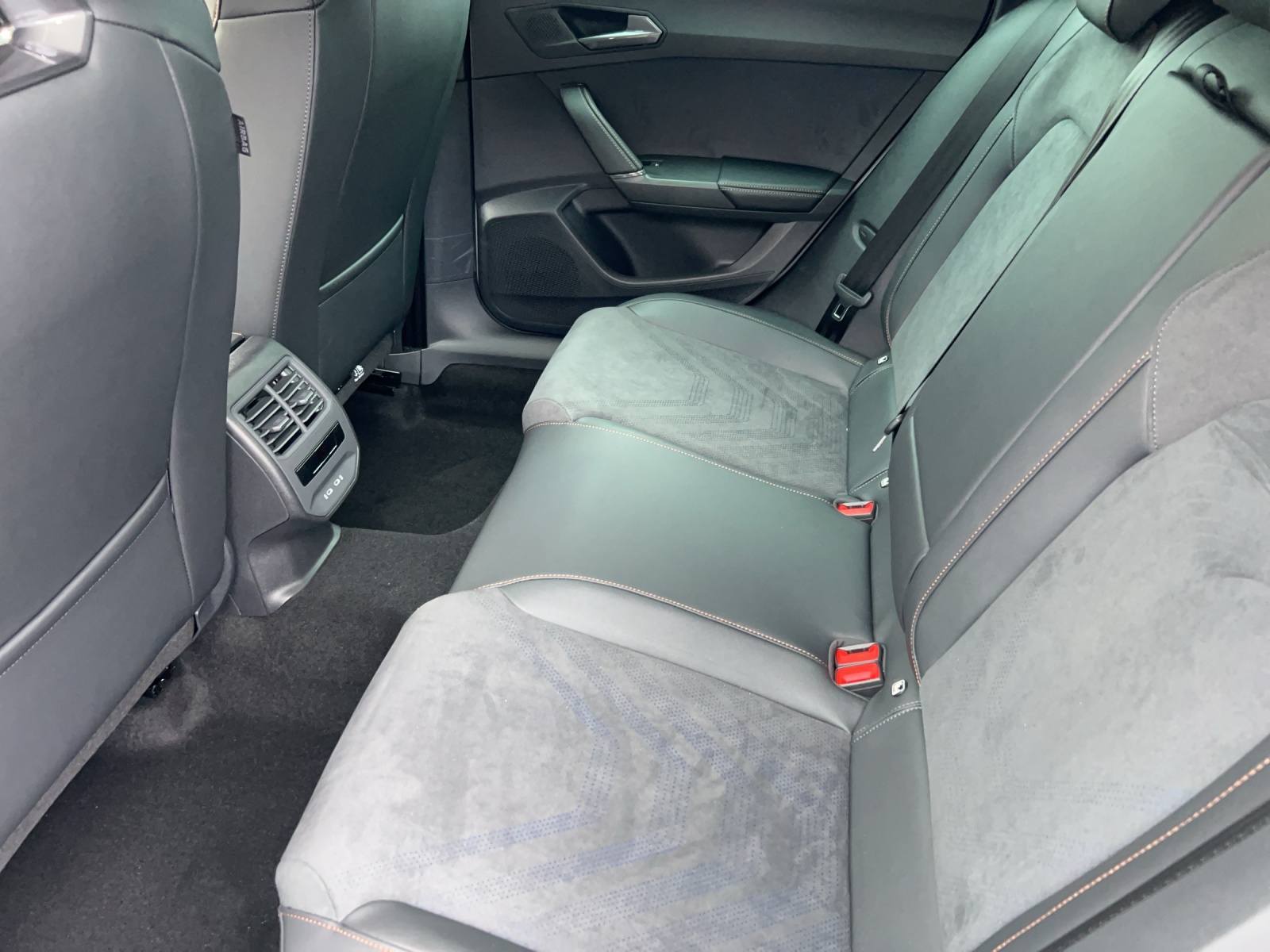 CUPRA CUPRA FORMENTOR 333PS 4DRIVE-image-7