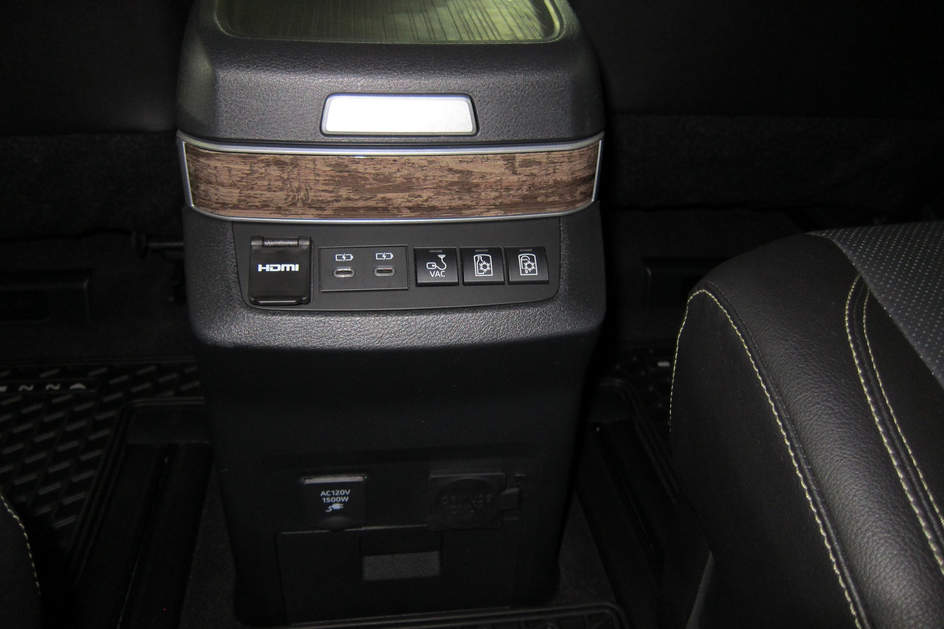 TOYOTA SIENNA 2025 PLATINUM AWD-image-13