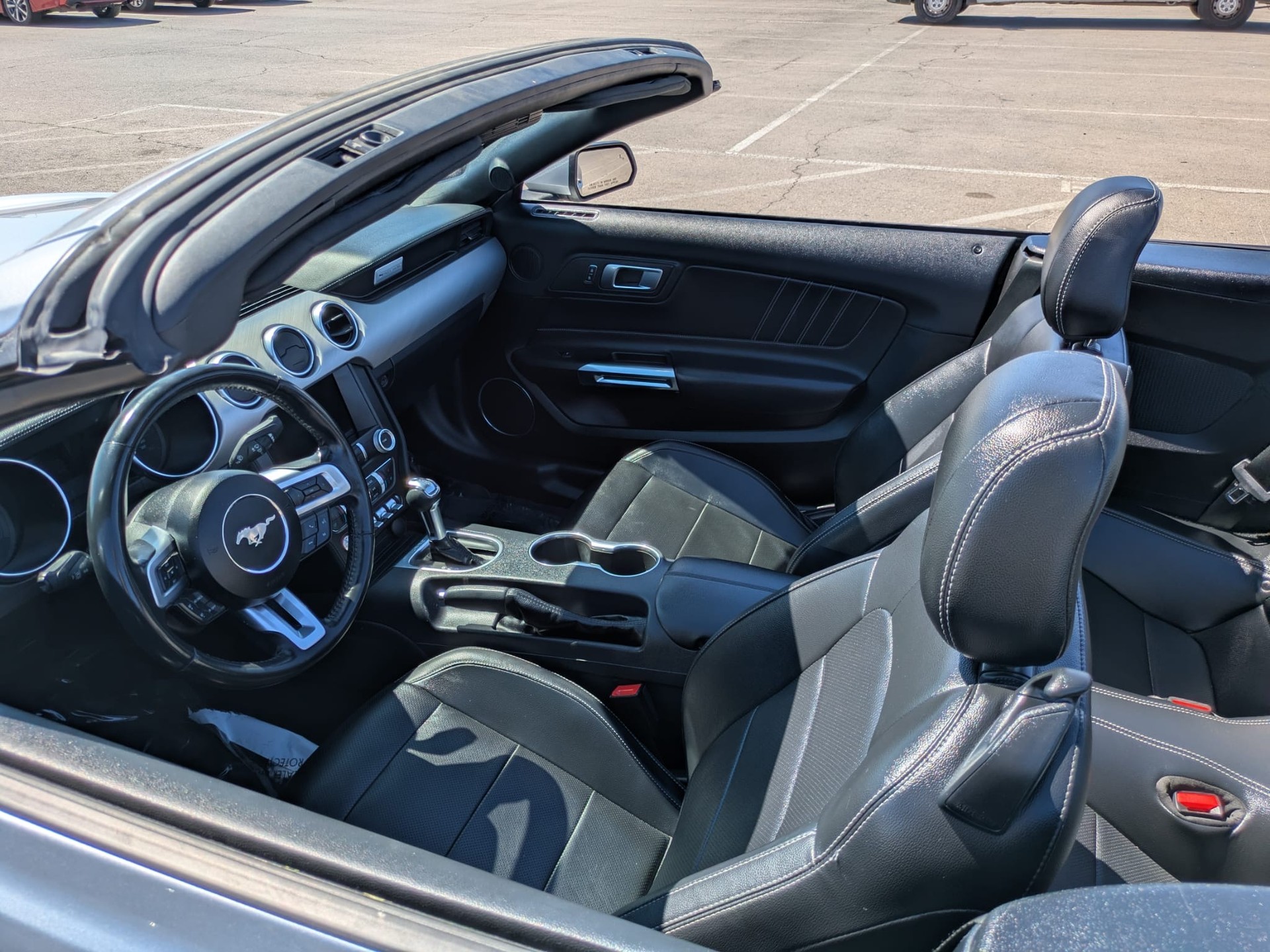 FORD Mustang Convertible 2.3-image-3