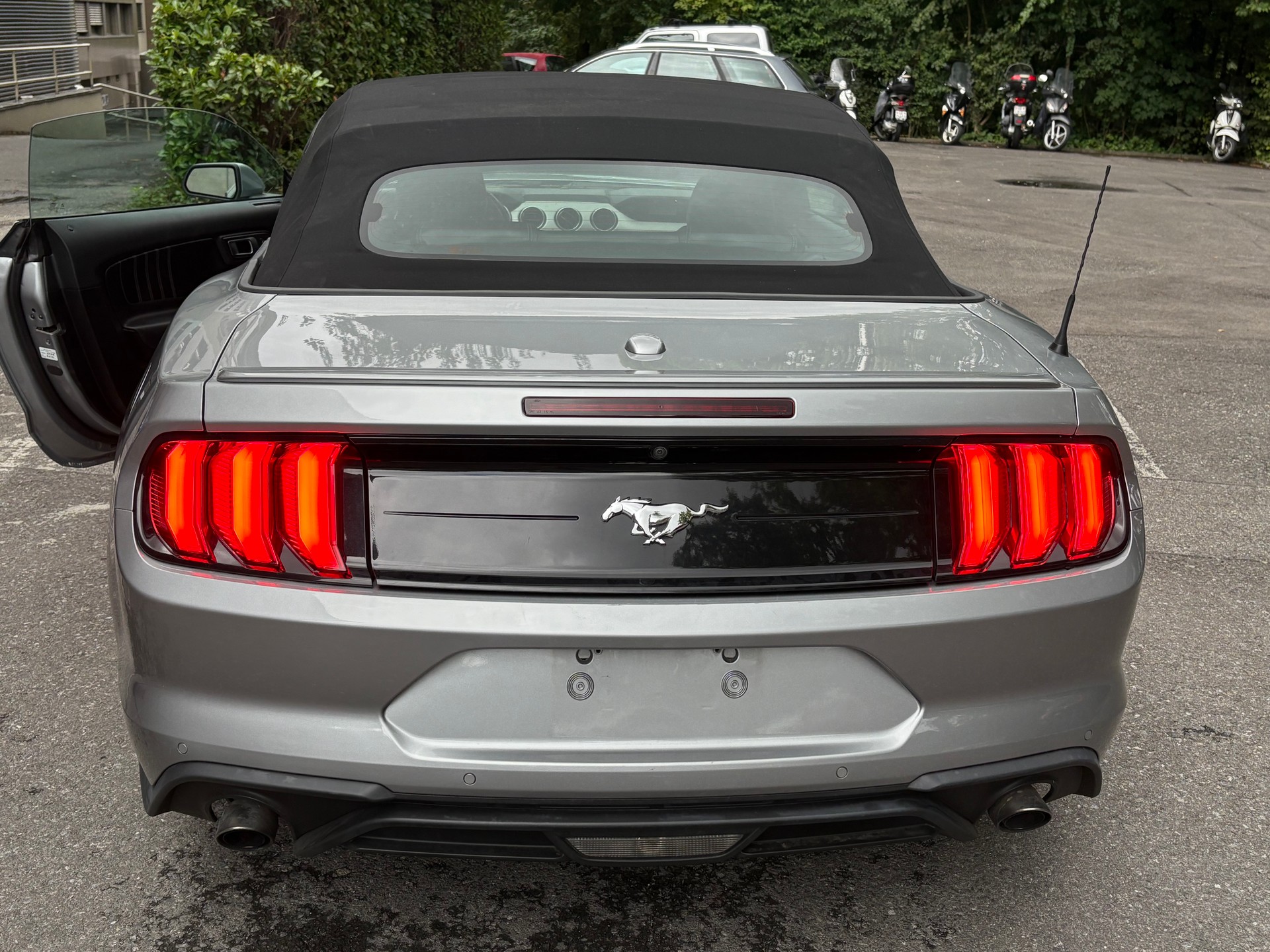 FORD Mustang Convertible 2.3-image-7
