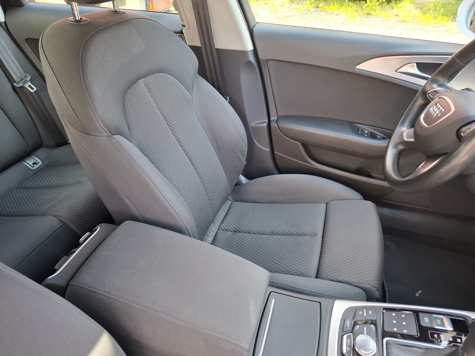 AUDI A6 3.0 TDI V6 quattro S-tronic-image-4