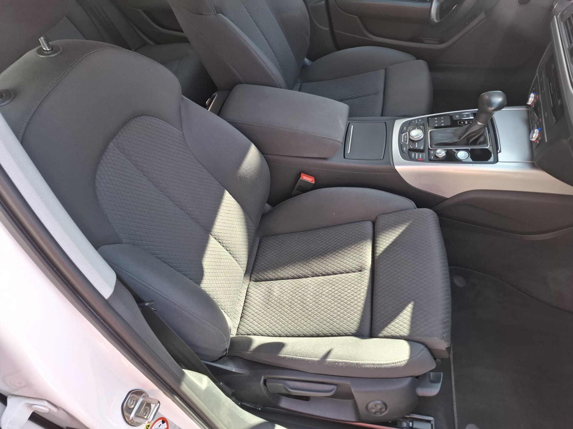 AUDI A6 3.0 TDI V6 quattro S-tronic-image-5