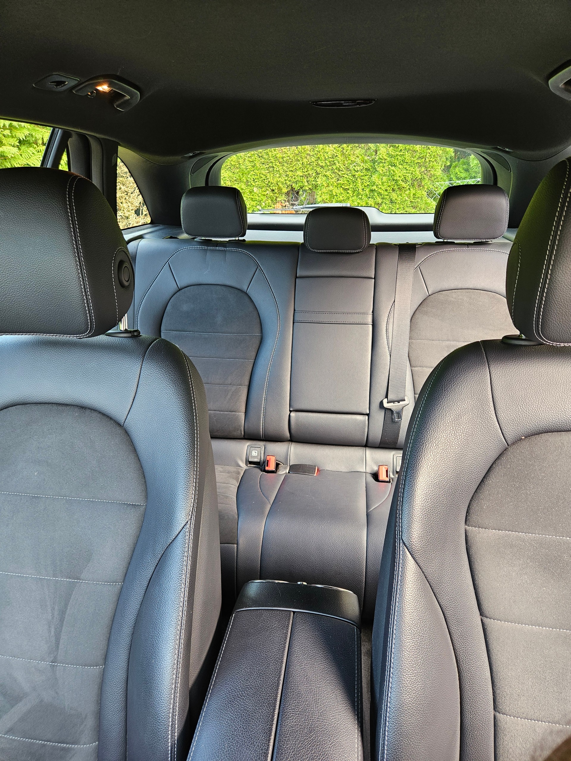 MERCEDES-BENZ GLC 350 e AMG Line 4Matic 7G-Tronic-image-13