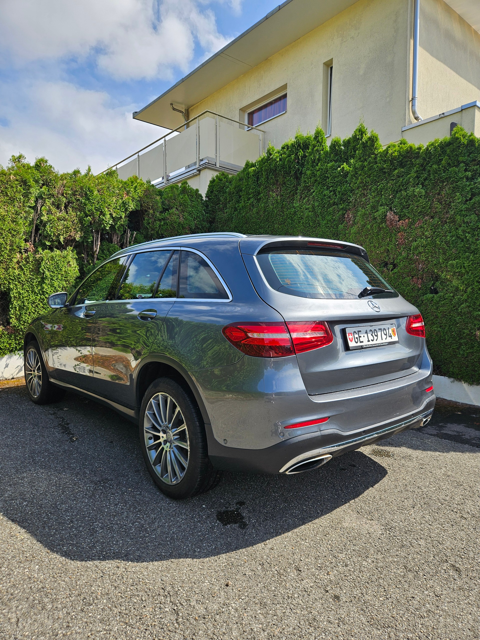MERCEDES-BENZ GLC 350 e AMG Line 4Matic 7G-Tronic-image-6