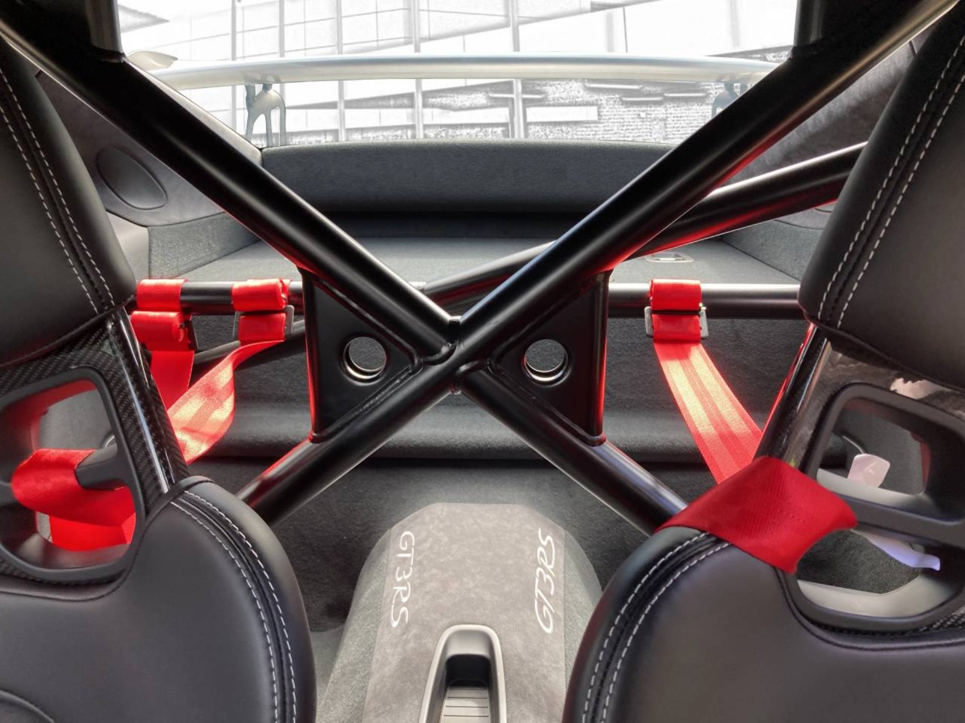 PORSCHE 911 GT3 RS-image-12