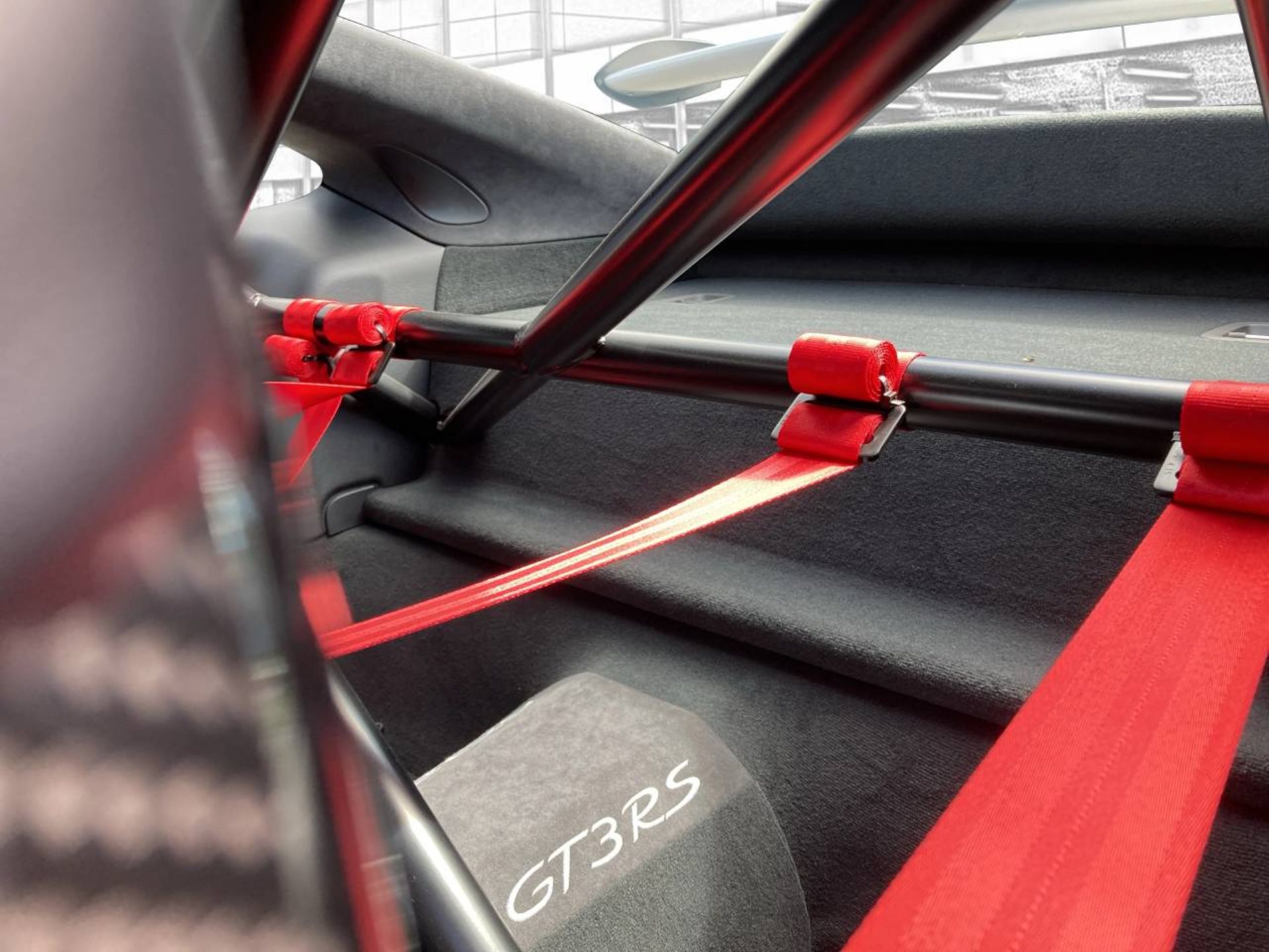 PORSCHE 911 GT3 RS-image-14