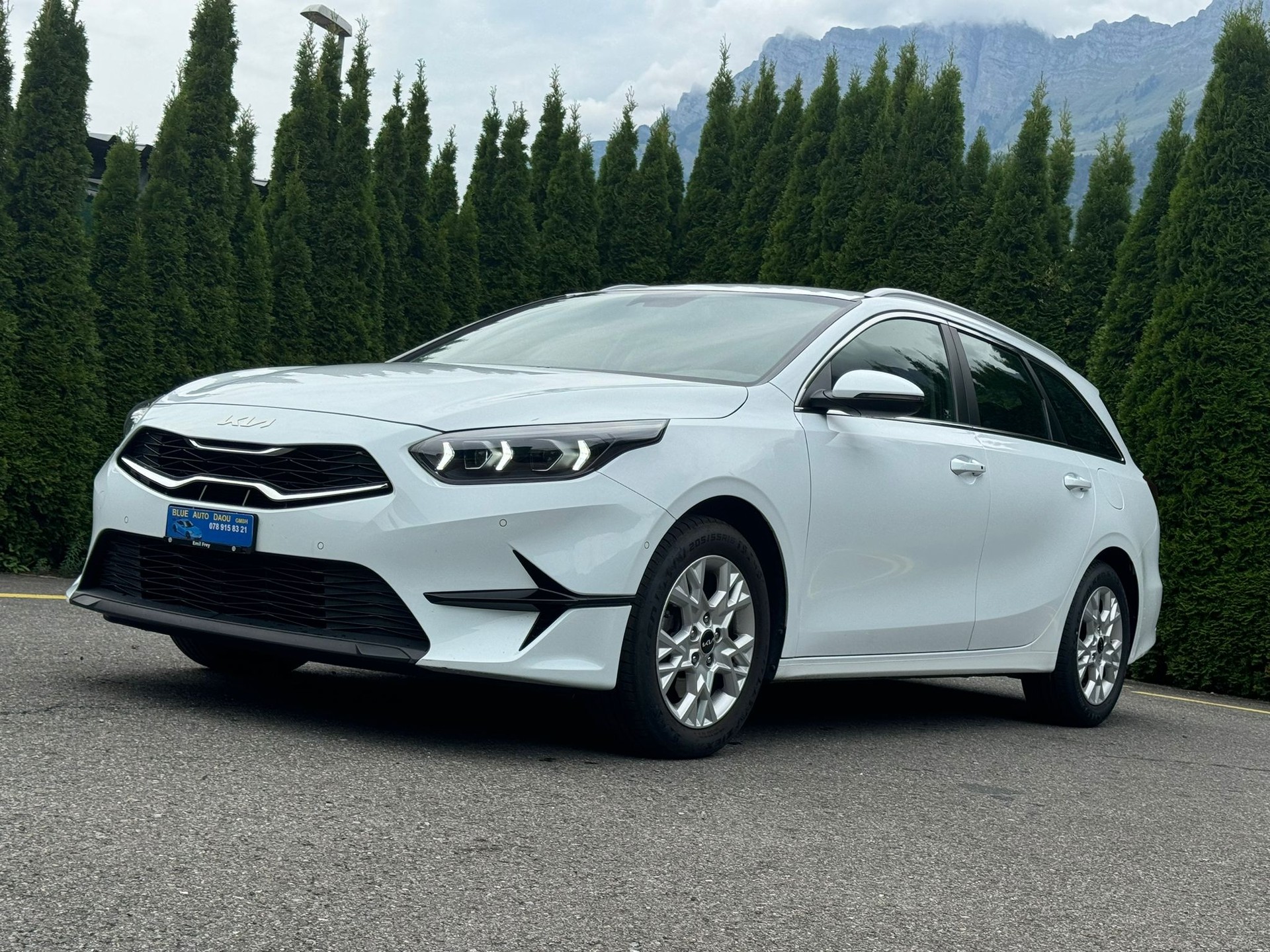 KIA Ceed Sportswagon 1.5 T-GDi MHEV Power DCT-image-2