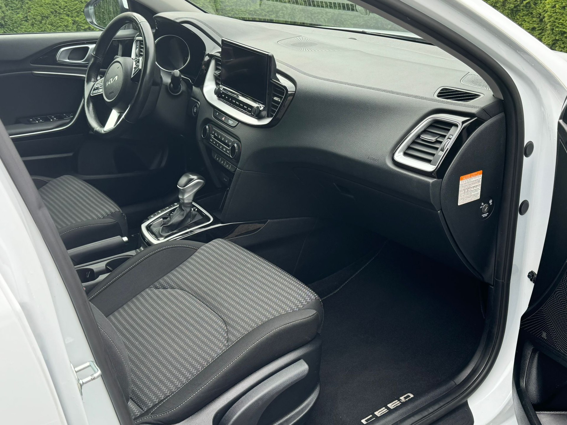 KIA Ceed Sportswagon 1.5 T-GDi MHEV Power DCT-image-11