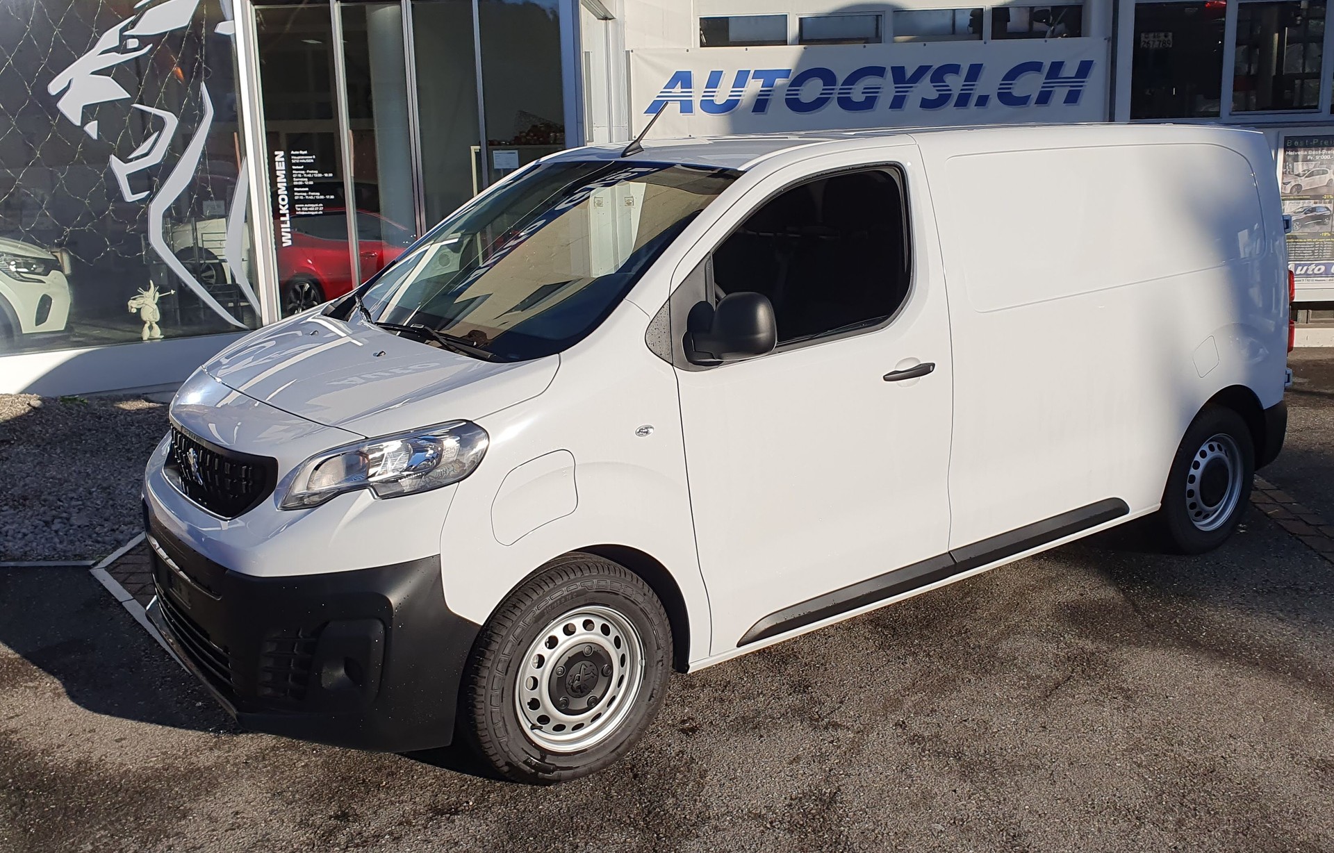 PEUGEOT Expert 50 KWh Long-image-10