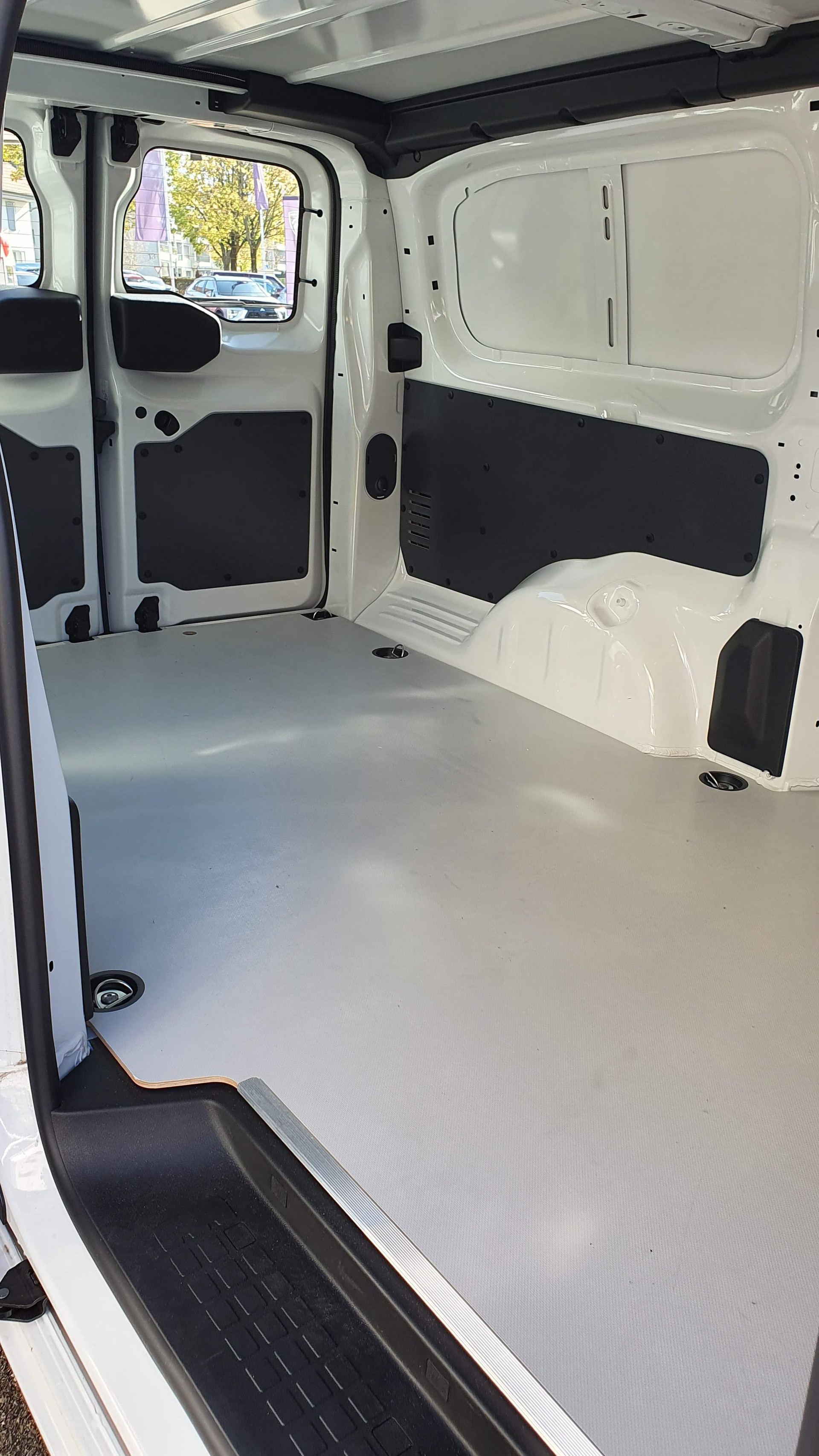 PEUGEOT Expert 50 KWh Long-image-13