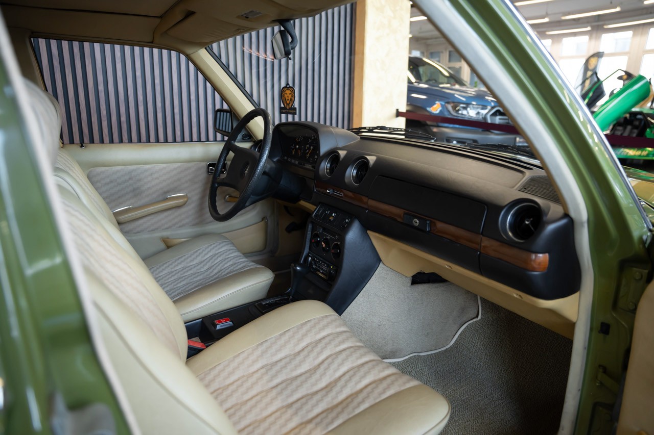 MERCEDES-BENZ 280 E Automatic-image-13