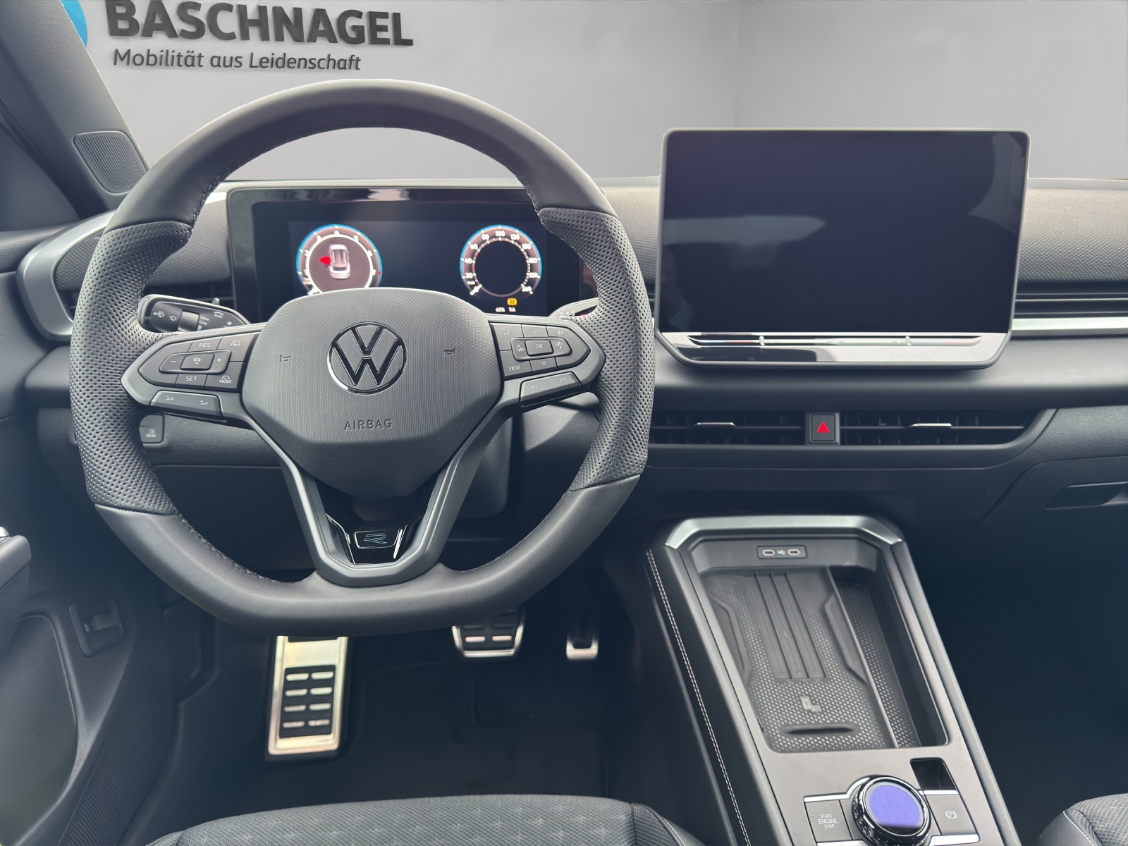 VW T-Roc 1.5 eTSI mHEV R-Line DSG-image-4
