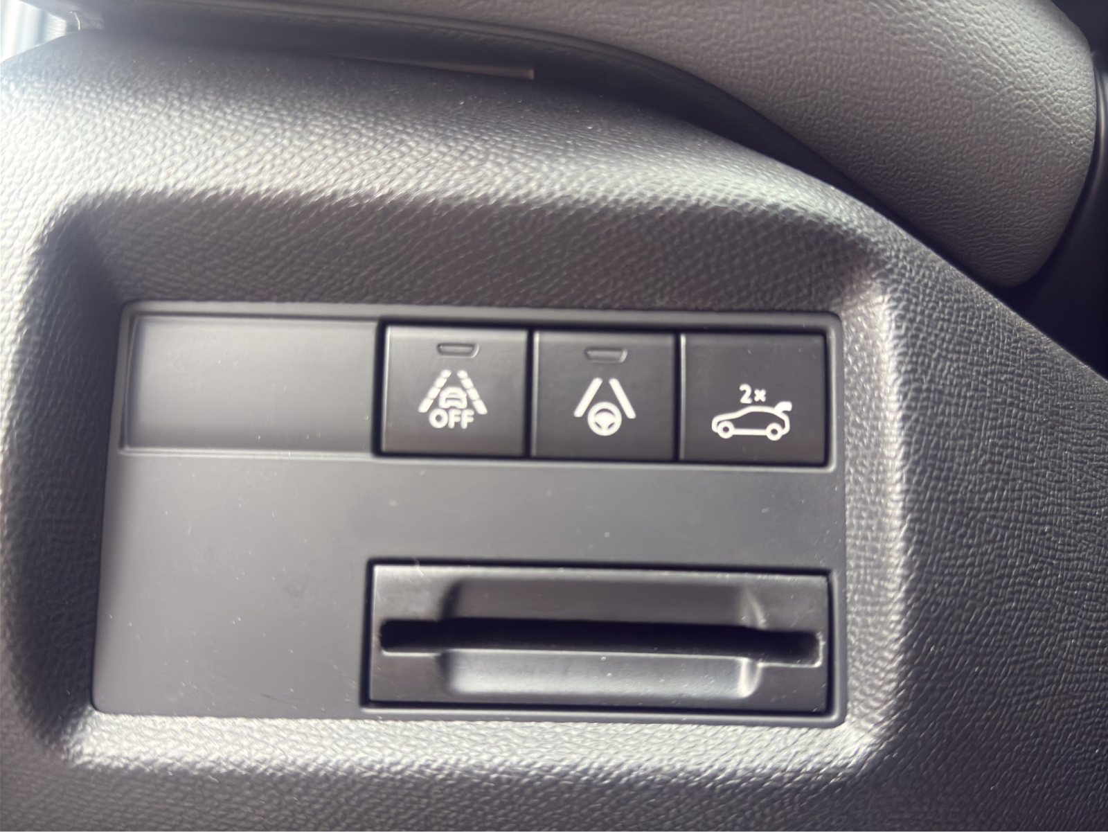 CITROEN C5 Aircross 1.6i PureTech SHINE EAT8-image-16