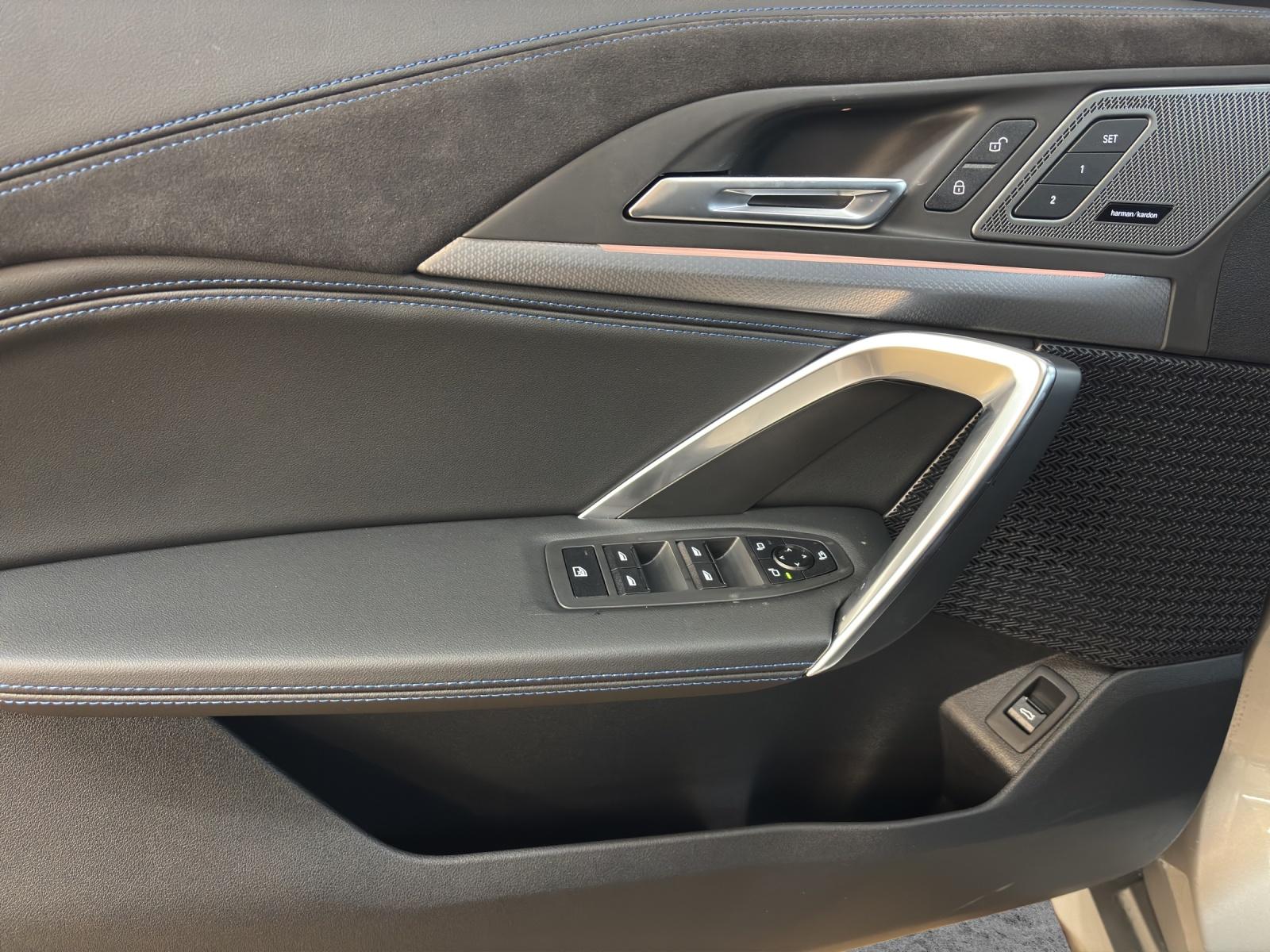 BMW X1 M35i-image-9