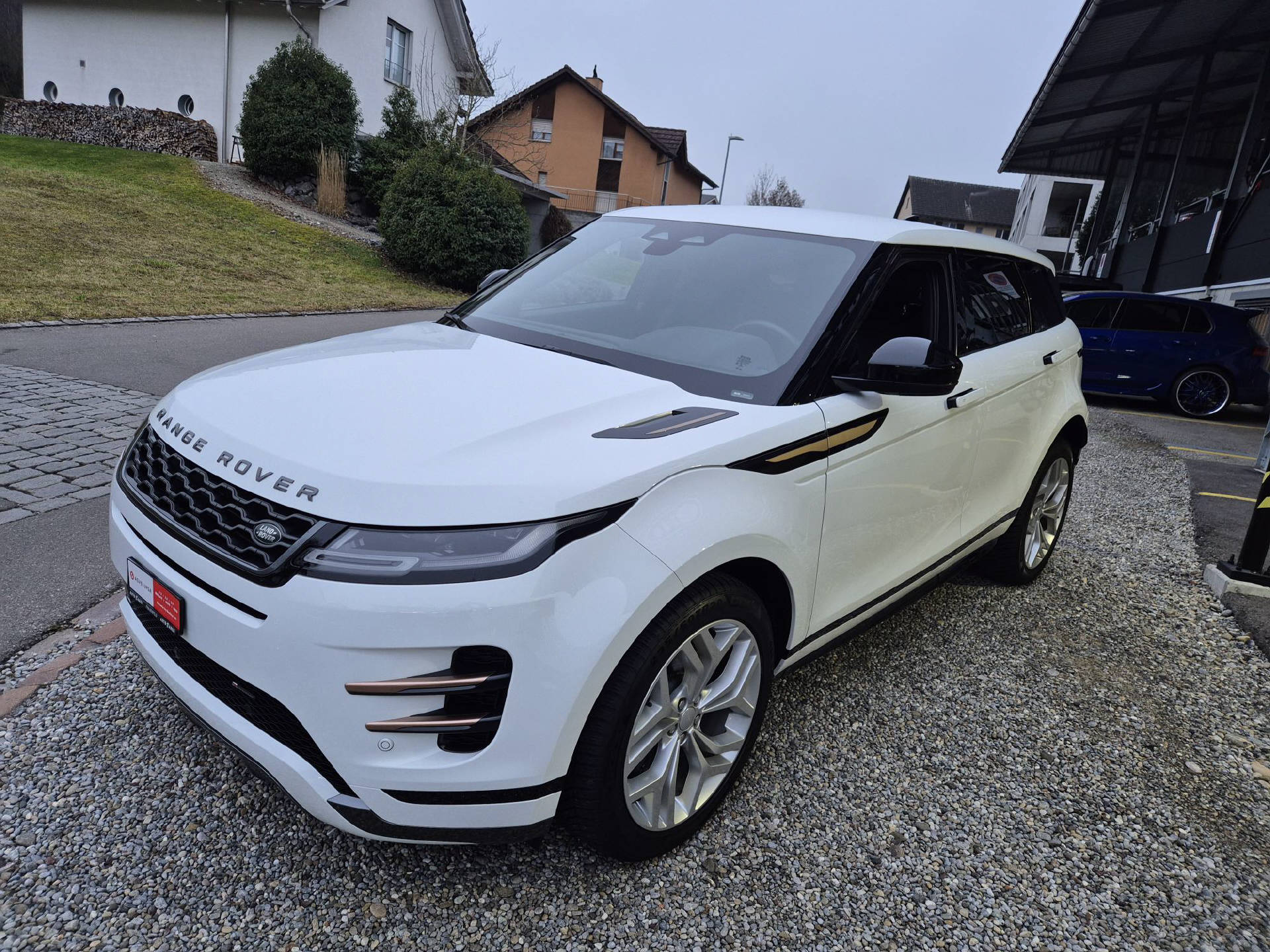 LAND ROVER Range Rover Evoque 2.0 T R-Dynamic SE-image-2