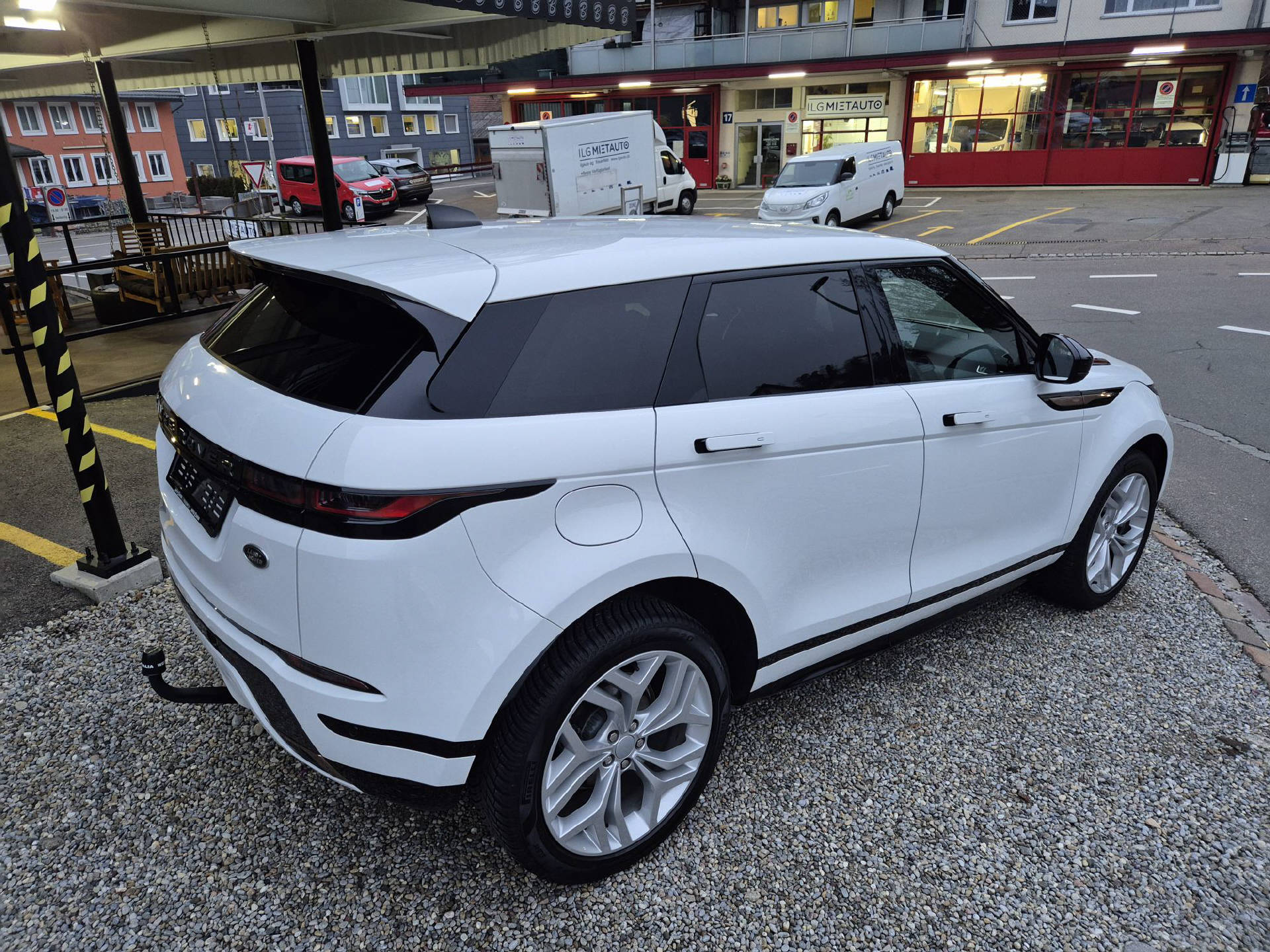 LAND ROVER Range Rover Evoque 2.0 T R-Dynamic SE-image-5