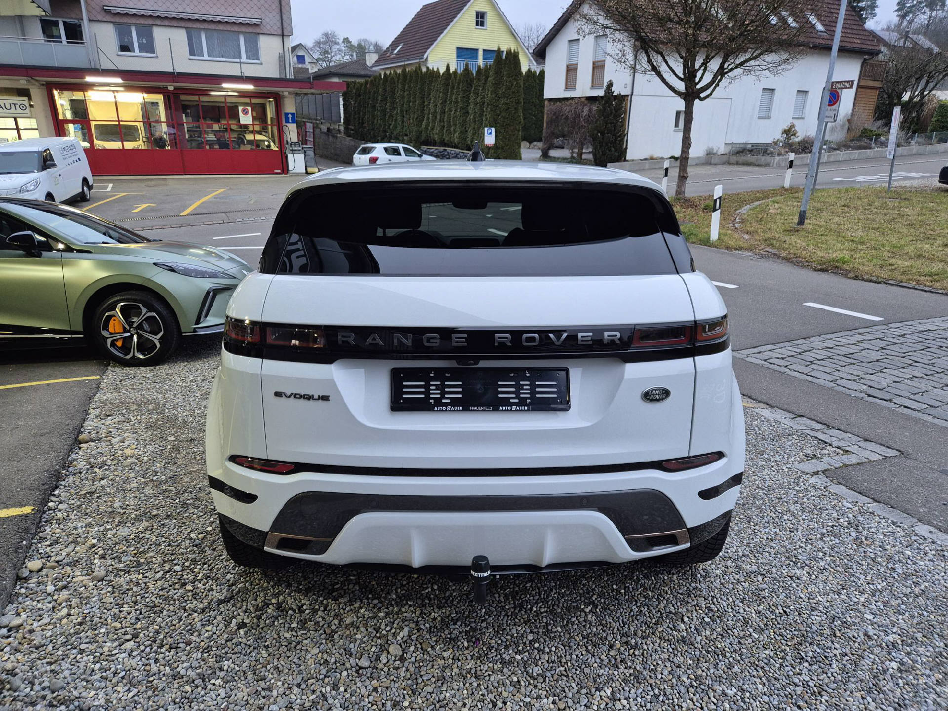 LAND ROVER Range Rover Evoque 2.0 T R-Dynamic SE-image-6
