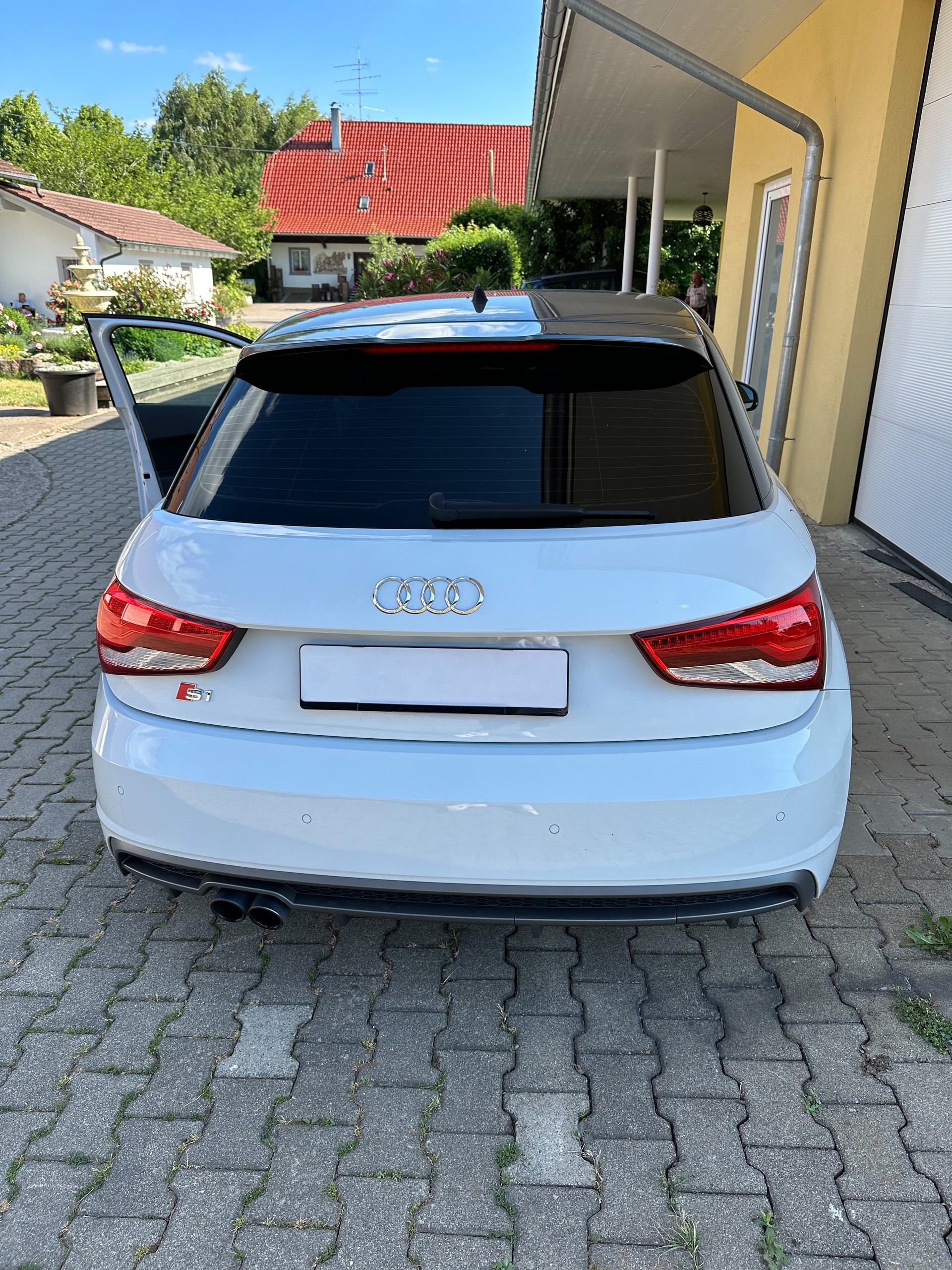 AUDI A1 Sportback 1.4 TFSI Sport S-tronic-image-2