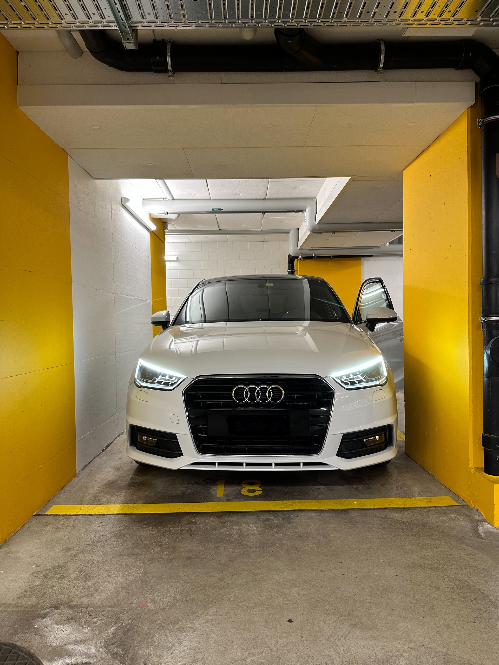 AUDI A1 Sportback 1.4 TFSI Sport S-tronic-image-4