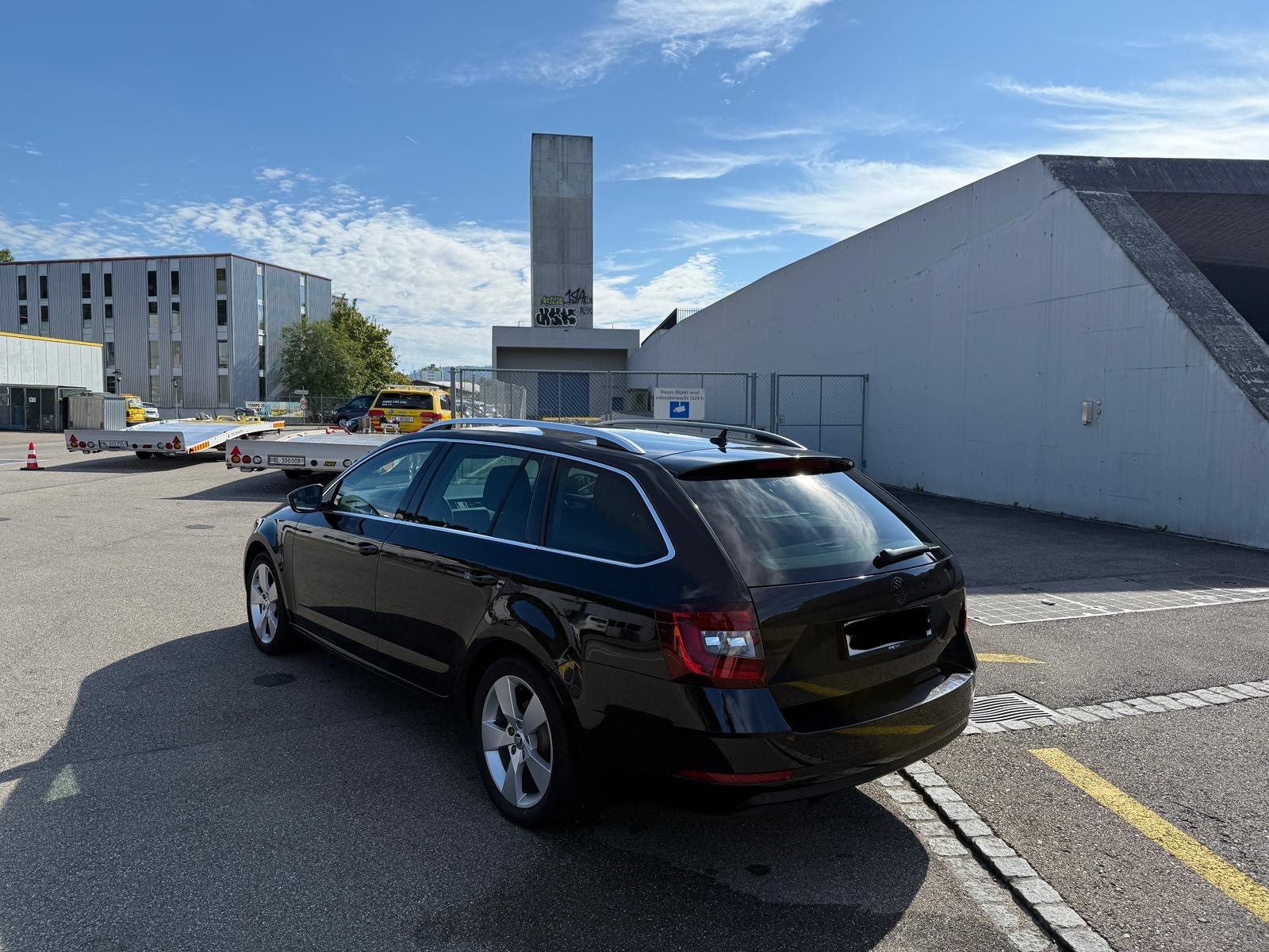 SKODA Octavia Combi 2.0 TSI Clever DSG All-Black-image-6
