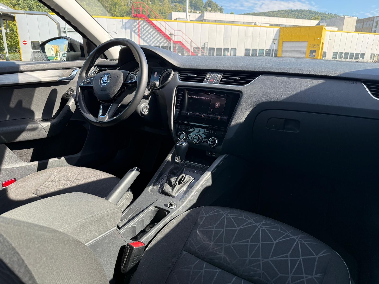 SKODA Octavia Combi 2.0 TSI Clever DSG All-Black-image-12