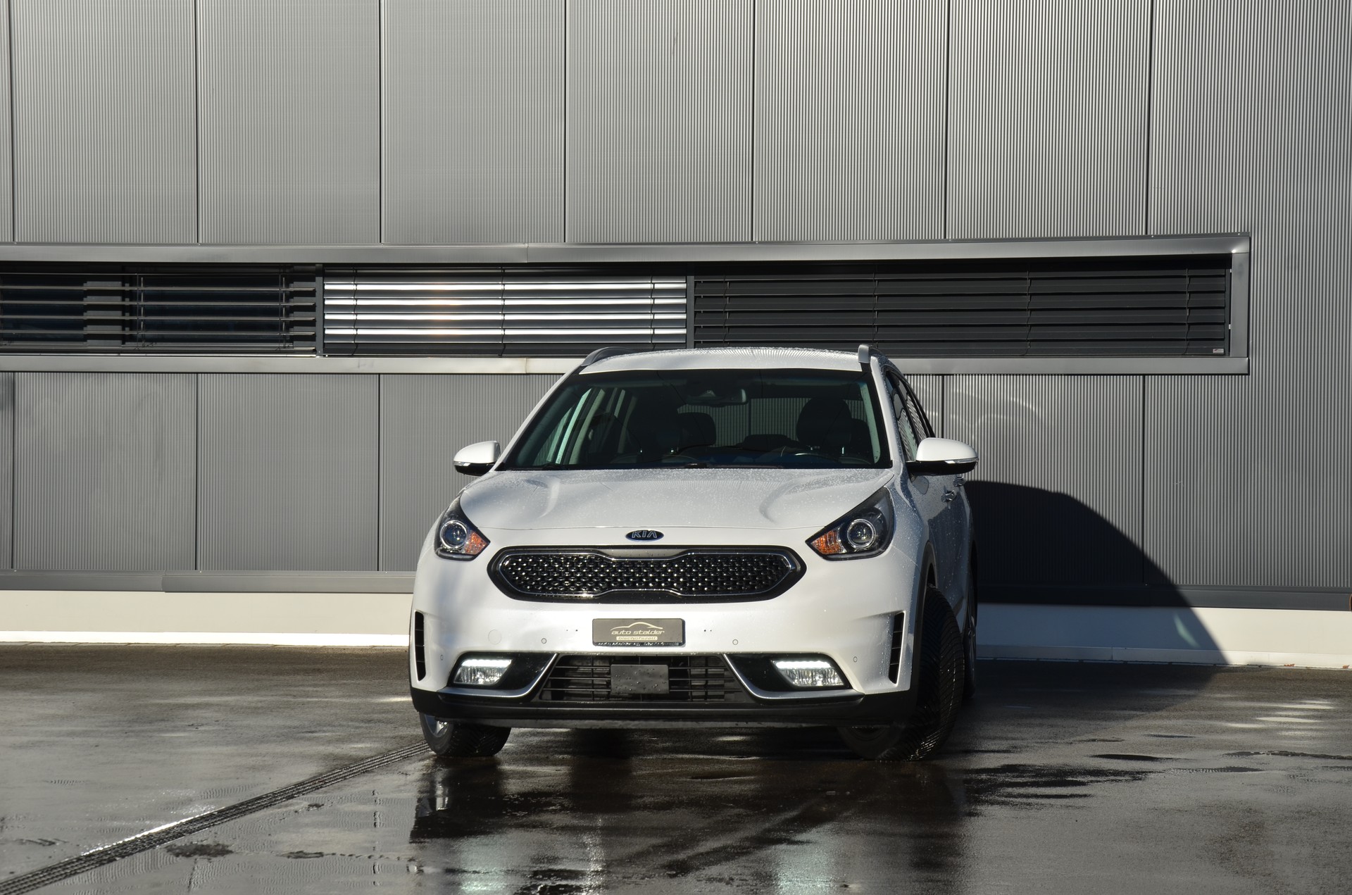 KIA Niro 1.6GDi Hybrid Style DCT-image-4