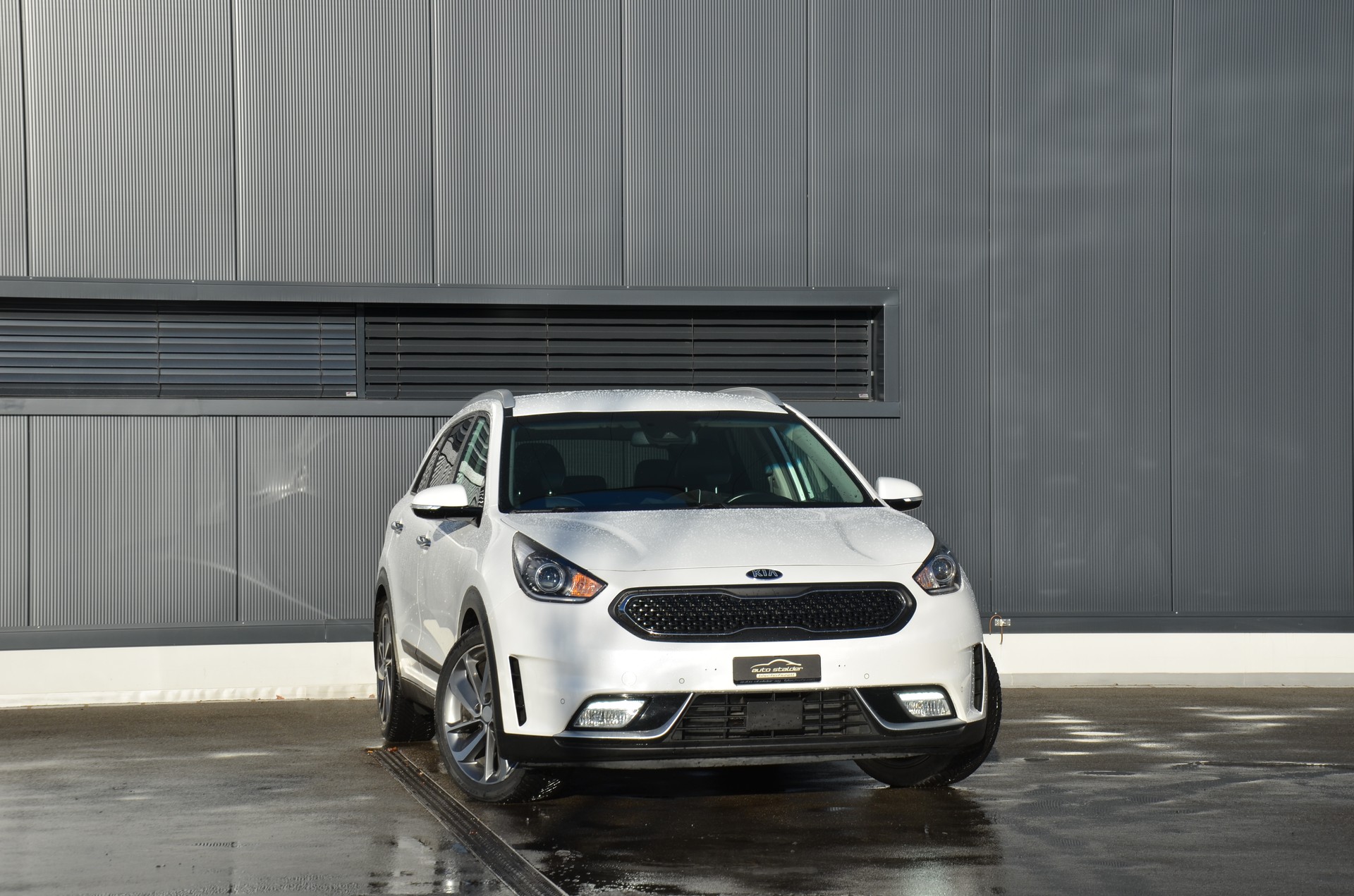 KIA Niro 1.6GDi Hybrid Style DCT-image-6