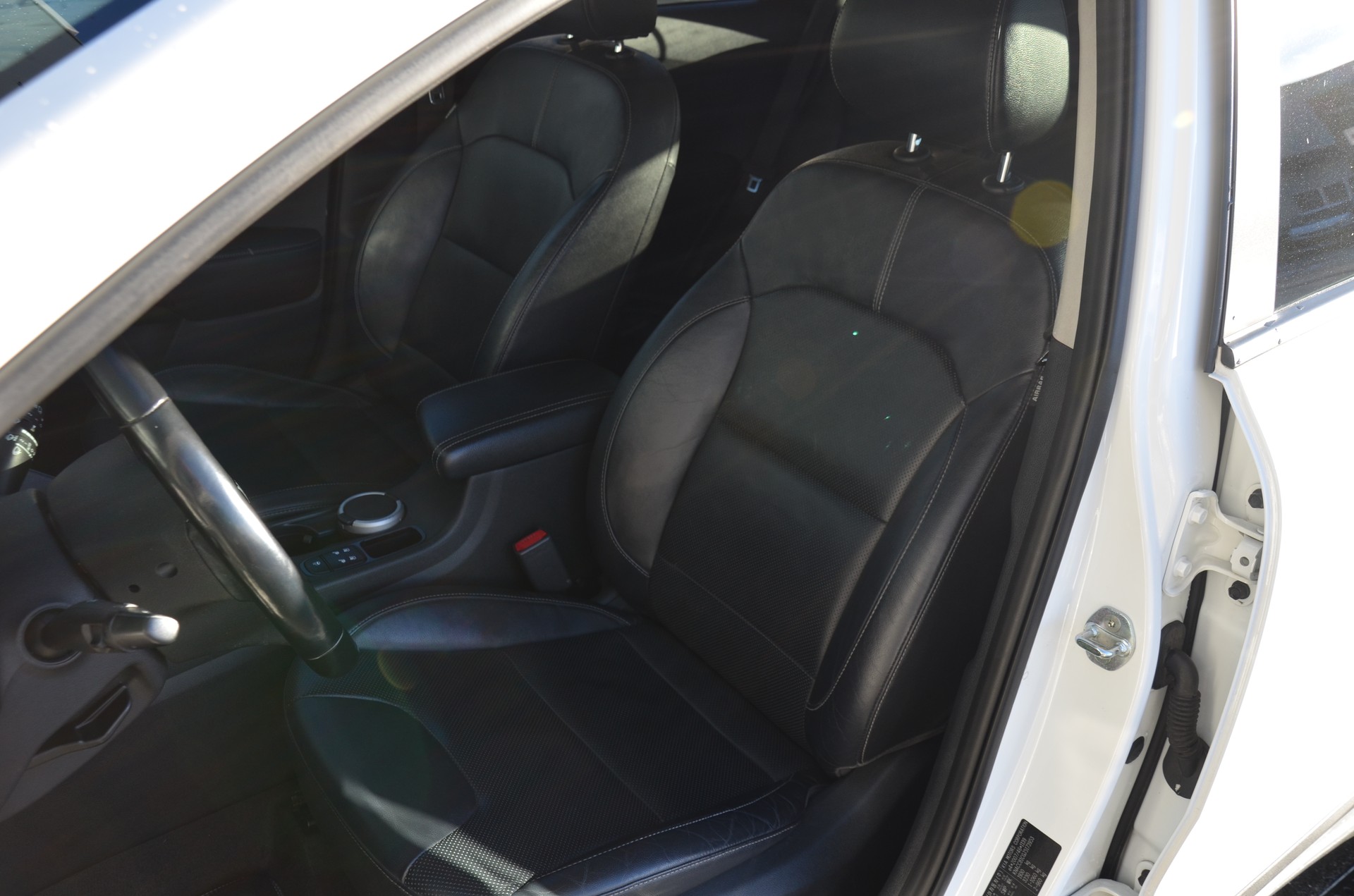 KIA Niro 1.6GDi Hybrid Style DCT-image-19