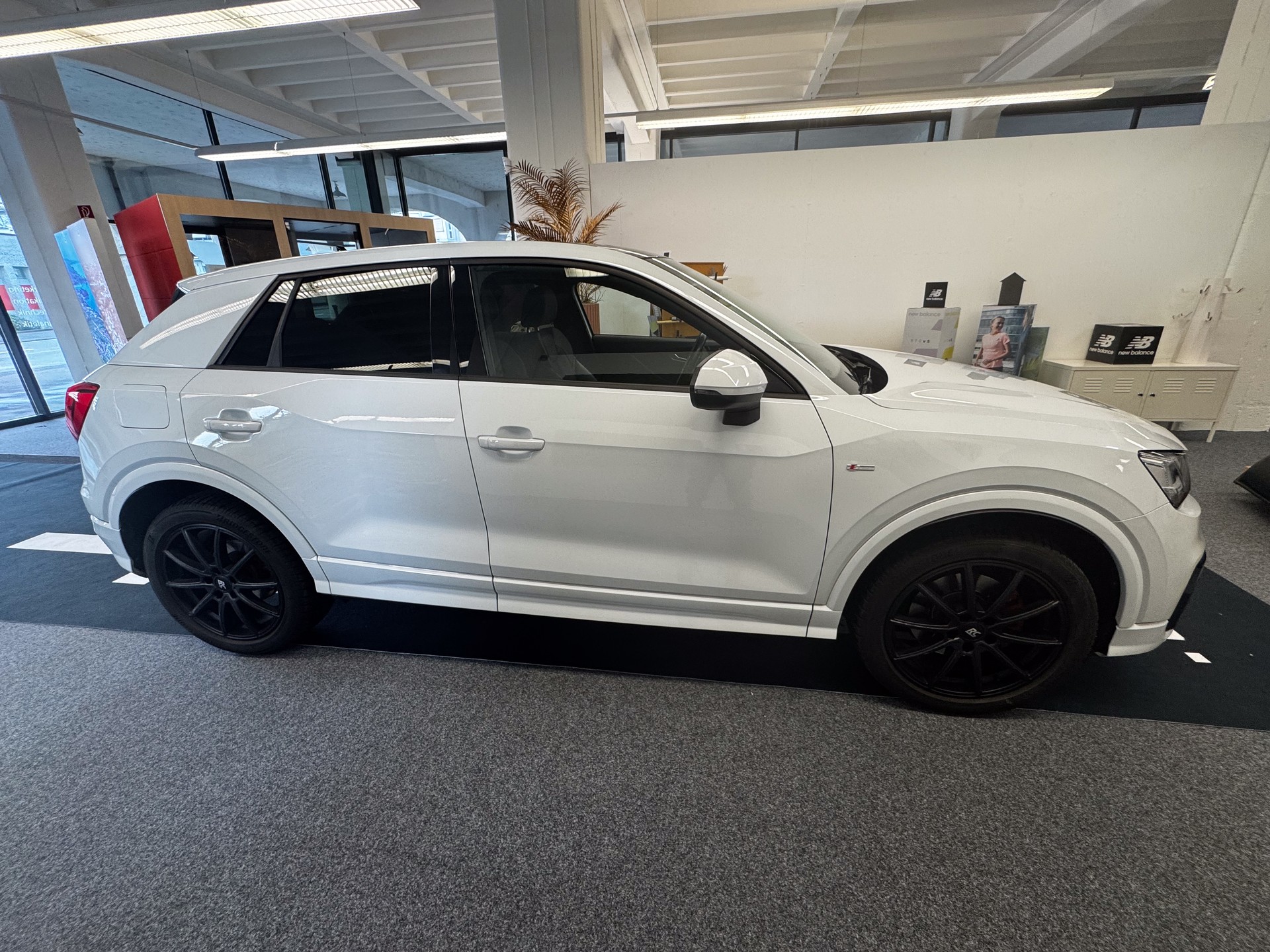 AUDI Q2 40 TFSI quattro S-line tronic-image-1