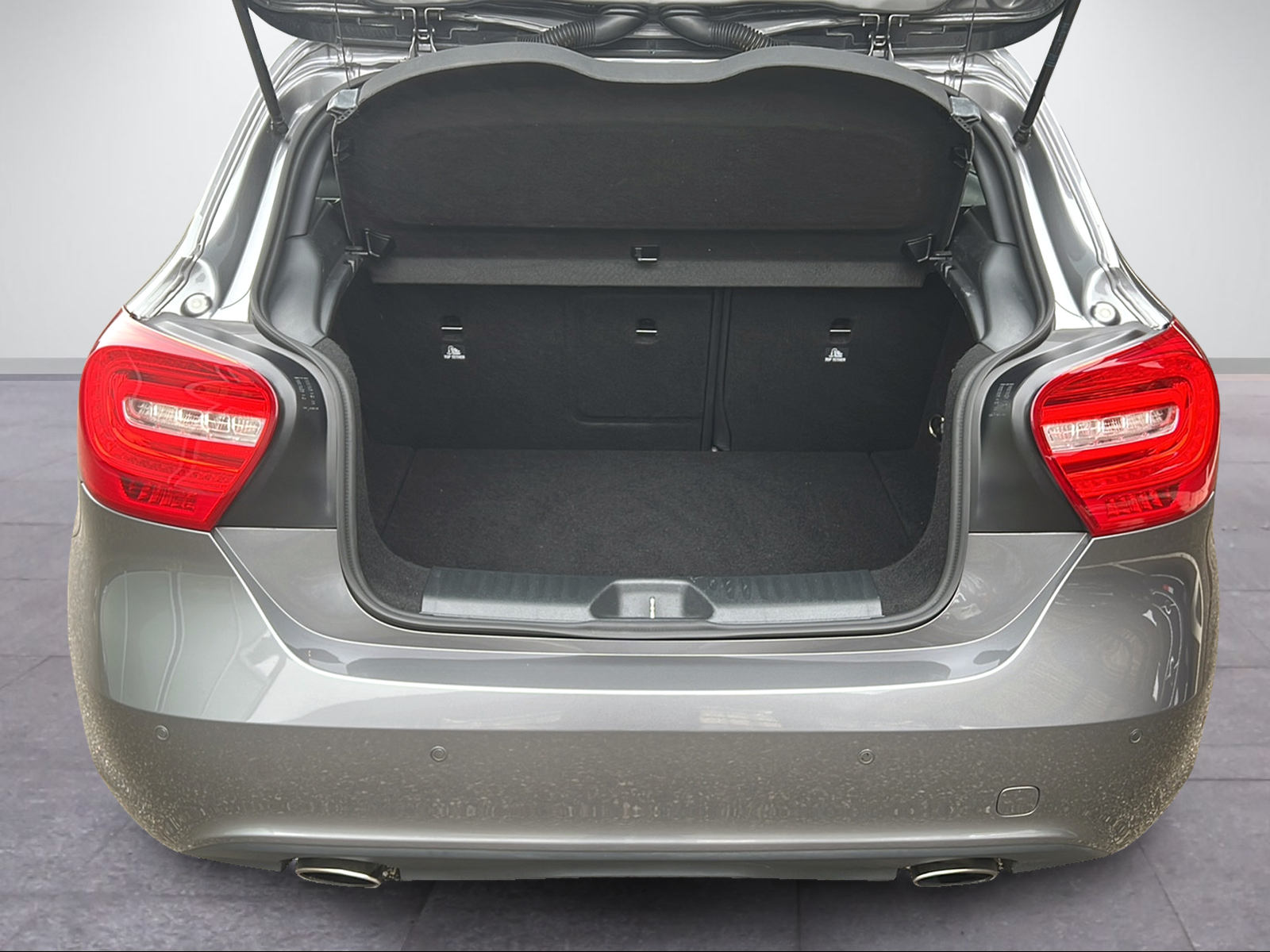 MERCEDES-BENZ A 250 Urban-image-5
