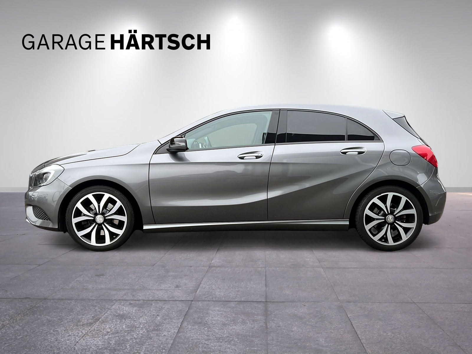 MERCEDES-BENZ A 250 Urban-image-1
